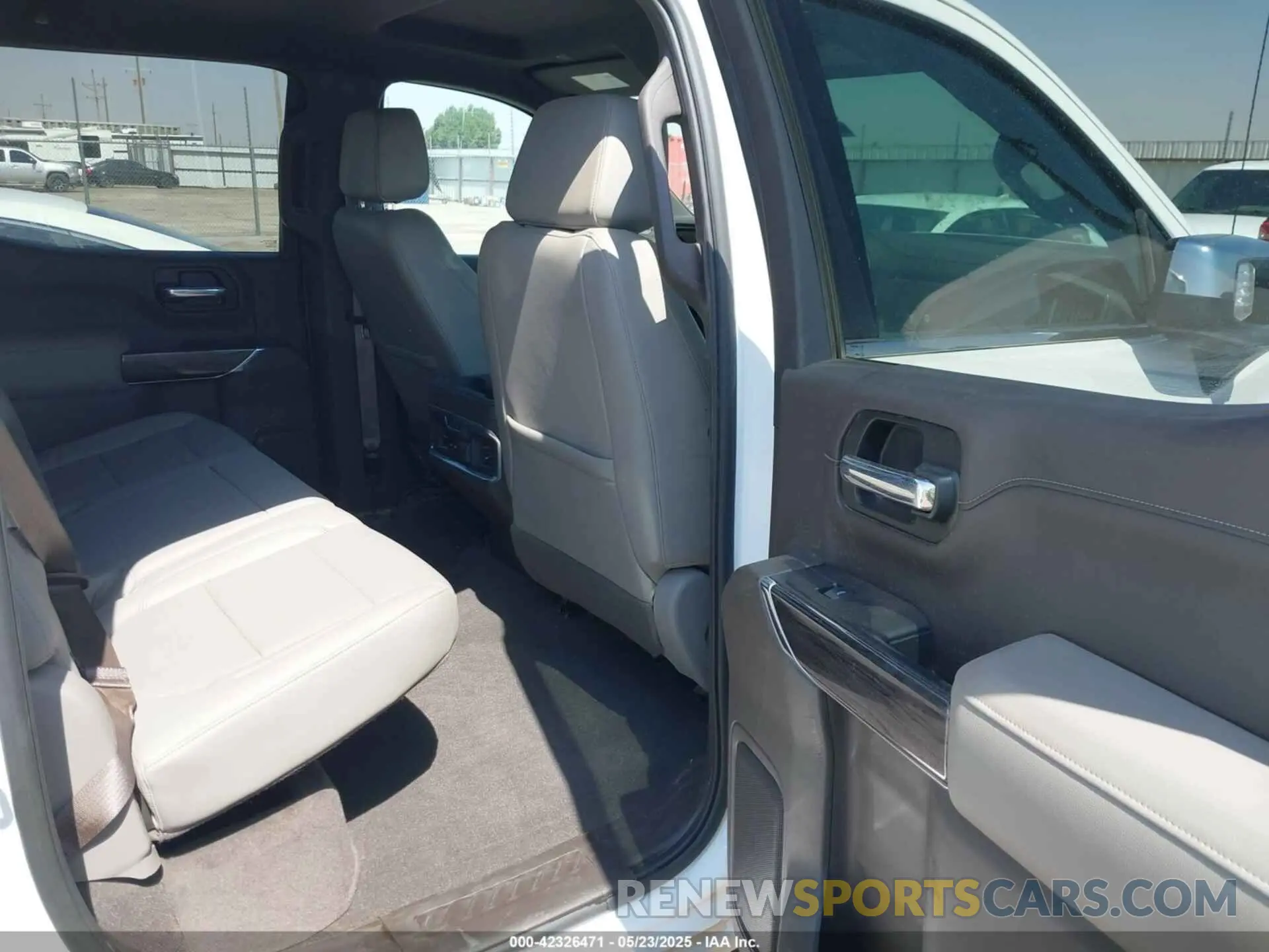 8 Фотография поврежденного автомобиля 3GCUYGET7LG386230 CHEVROLET SILVERADO 1500 2020
