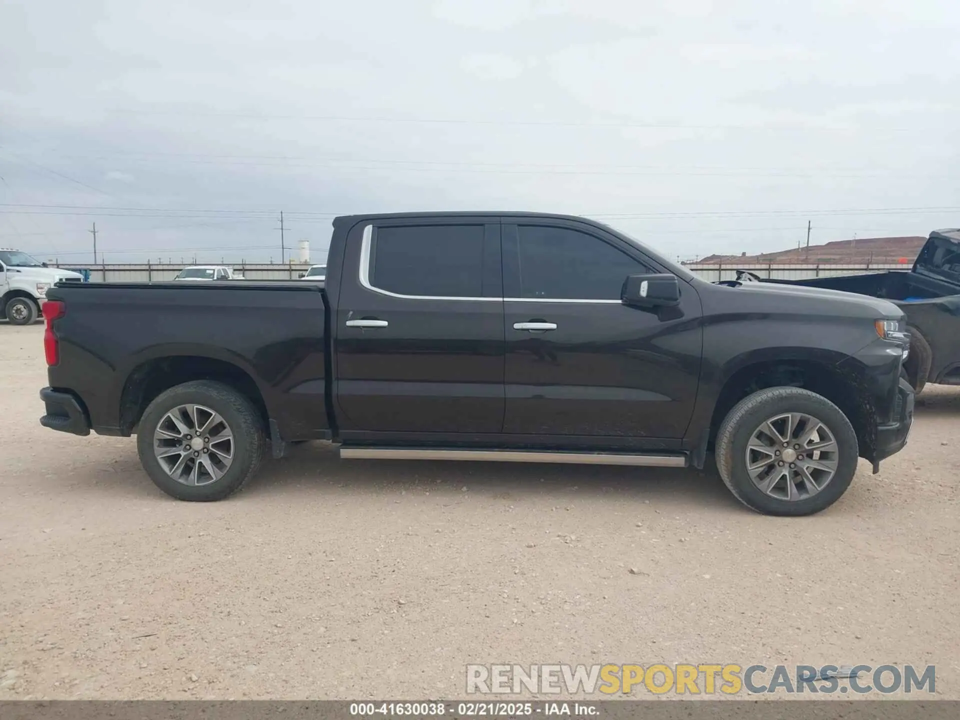 13 Photograph of a damaged car 3GCUYHEL9LG285602 CHEVROLET SILVERADO 1500 2020