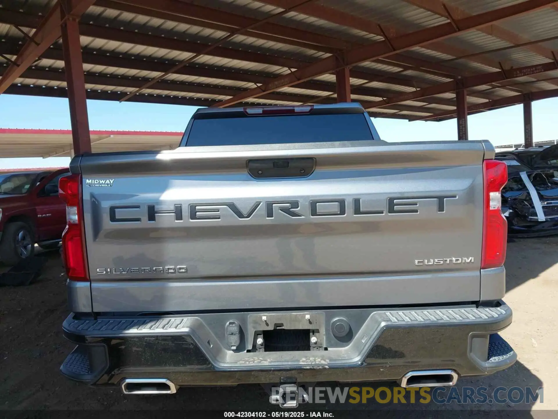 17 Photograph of a damaged car 1GCPYCEF5MZ260045 CHEVROLET SILVERADO 1500 2021