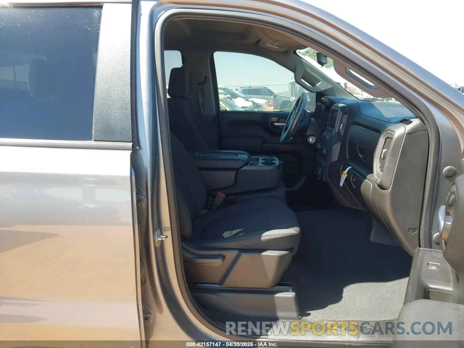5 Photograph of a damaged car 1GCPYCEFXMZ246125 CHEVROLET SILVERADO 1500 2021