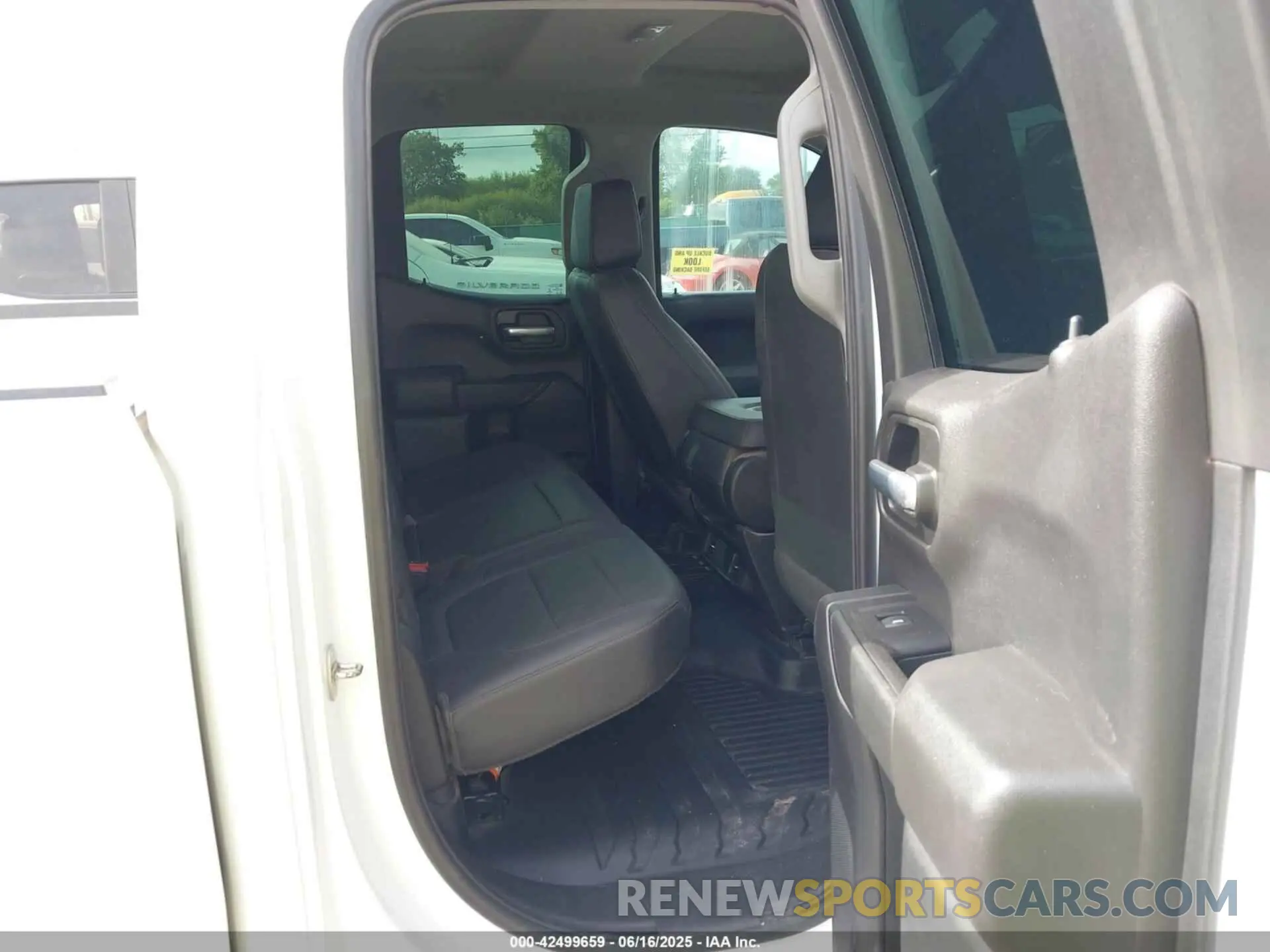 8 Photograph of a damaged car 1GCRYAEF0MZ218153 CHEVROLET SILVERADO 1500 2021