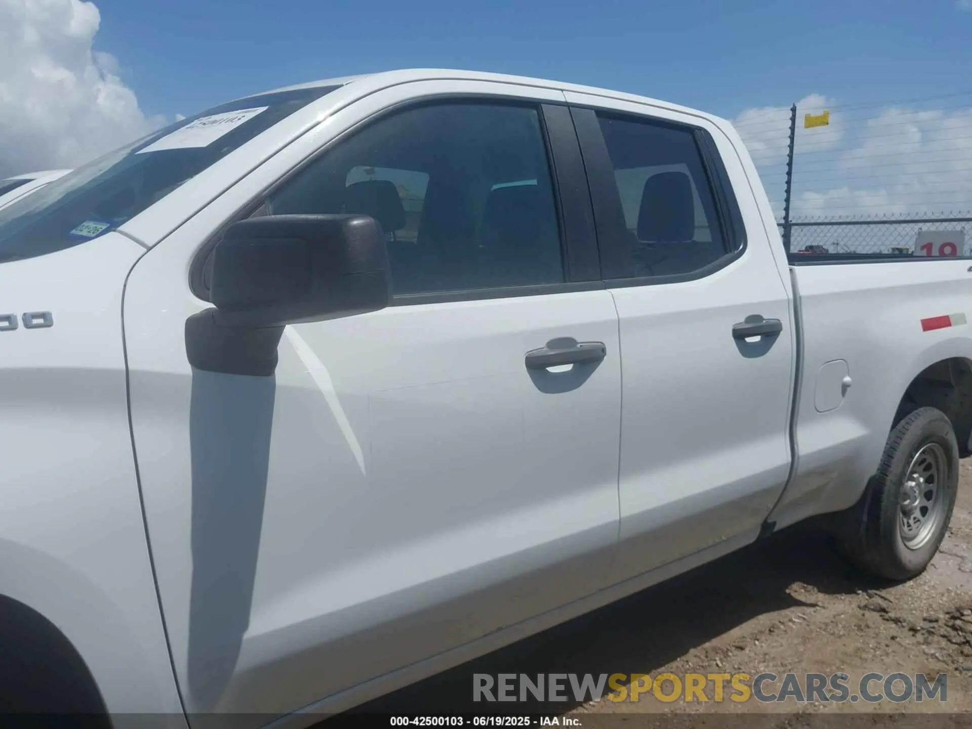 14 Photograph of a damaged car 1GCRYAEF4MZ210881 CHEVROLET SILVERADO 1500 2021
