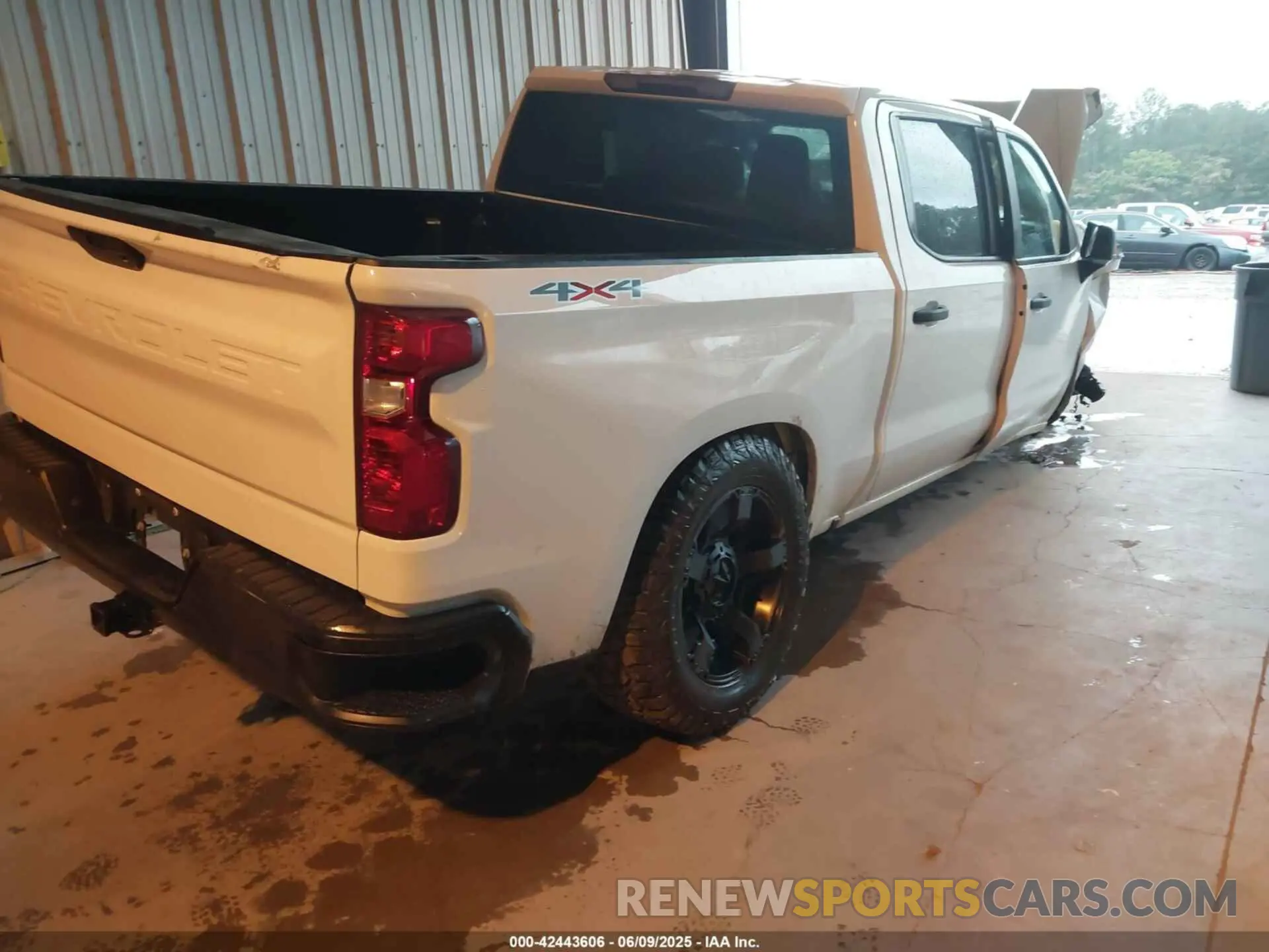 4 Фотография поврежденного автомобиля 1GCUYAEF8MZ129201 CHEVROLET SILVERADO 1500 2021