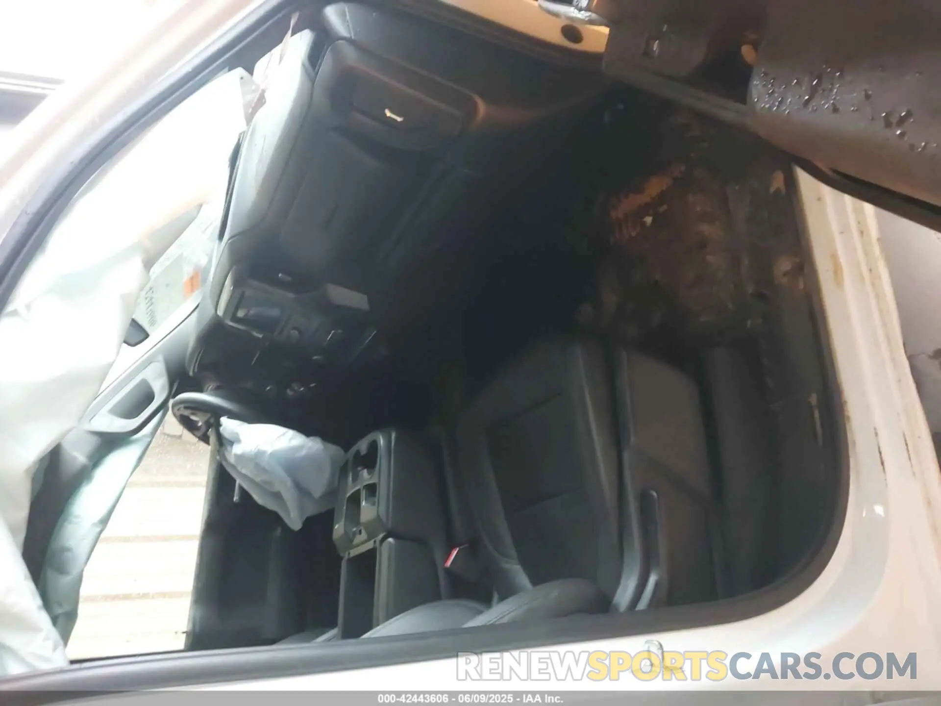 5 Фотография поврежденного автомобиля 1GCUYAEF8MZ129201 CHEVROLET SILVERADO 1500 2021