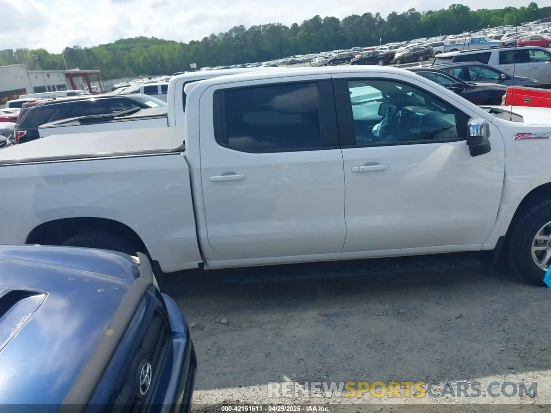 13 Photograph of a damaged car 1GCUYDED4MZ240179 CHEVROLET SILVERADO 1500 2021