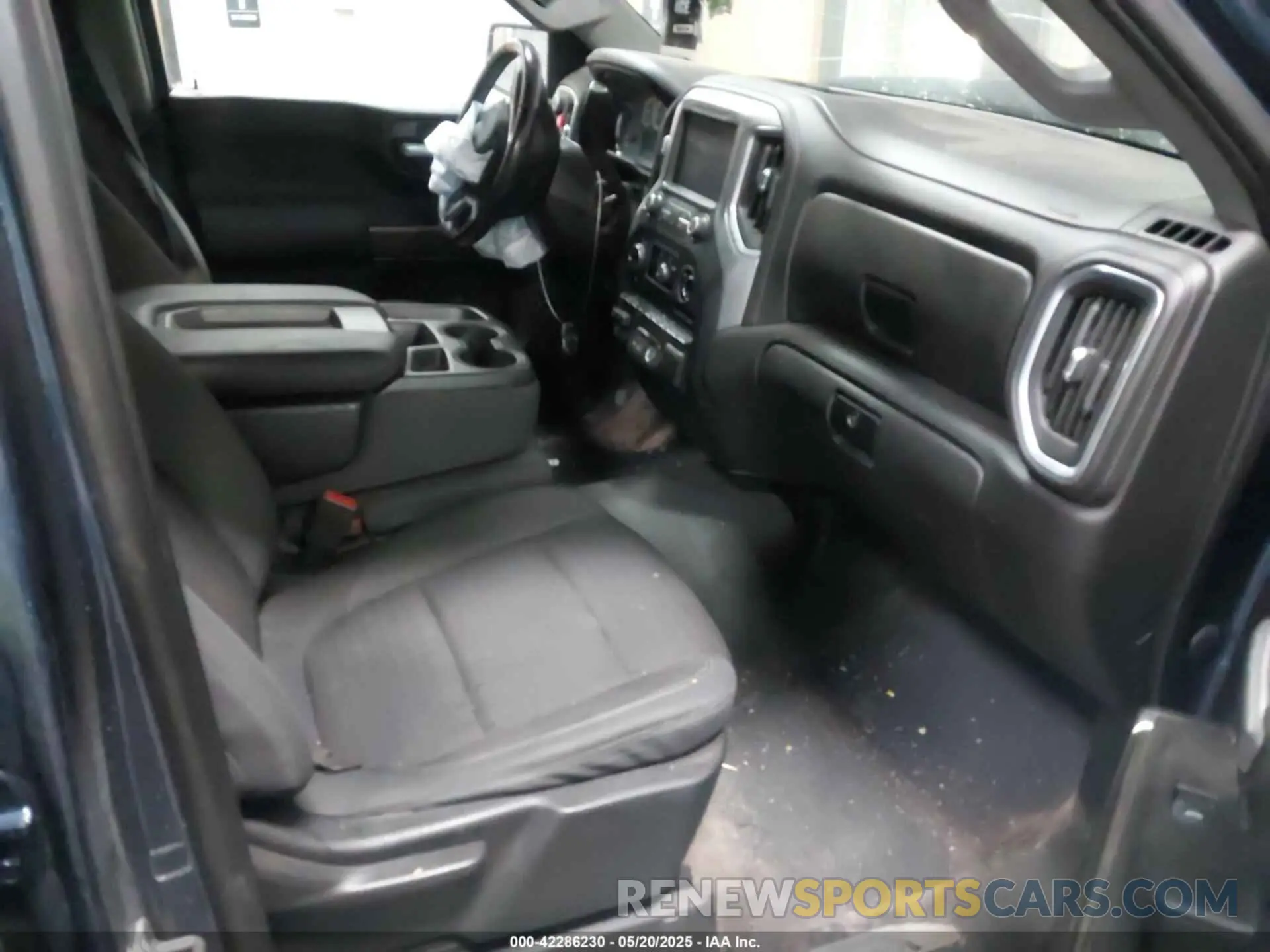 5 Photograph of a damaged car 1GCUYDED5MZ228297 CHEVROLET SILVERADO 1500 2021