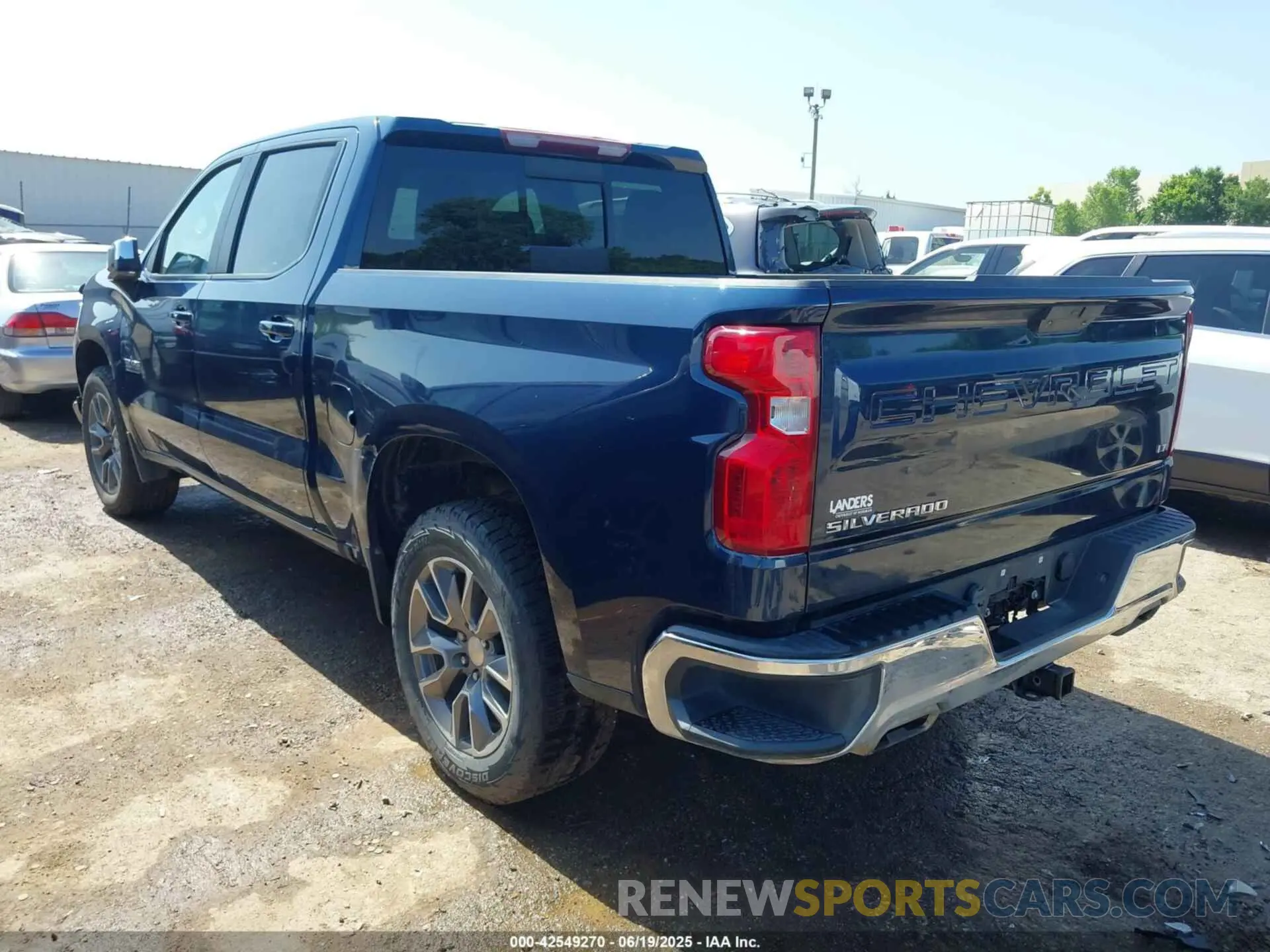 3 Photograph of a damaged car 1GCUYDED9MZ356493 CHEVROLET SILVERADO 1500 2021