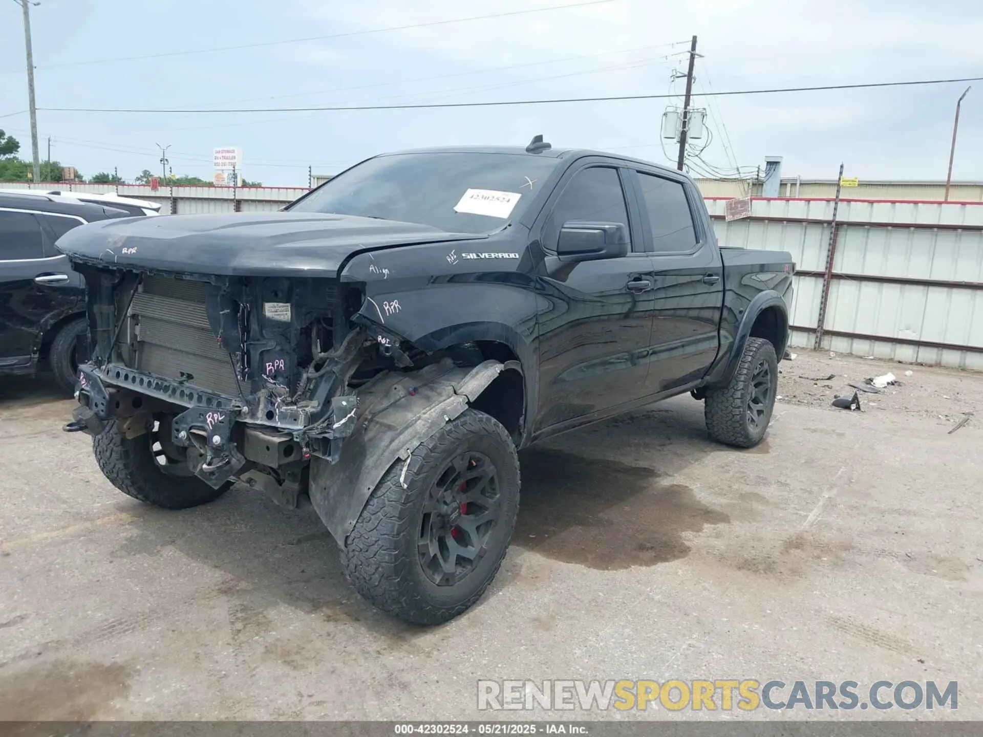 2 Фотография поврежденного автомобиля 1GCUYEED2MZ182286 CHEVROLET SILVERADO 1500 2021