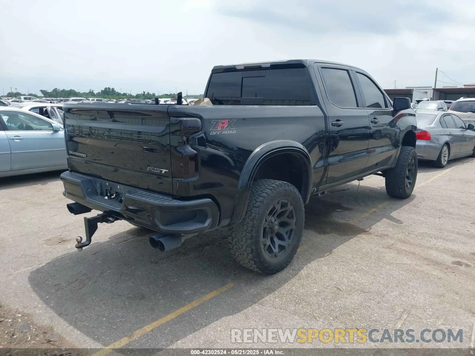 4 Фотография поврежденного автомобиля 1GCUYEED2MZ182286 CHEVROLET SILVERADO 1500 2021