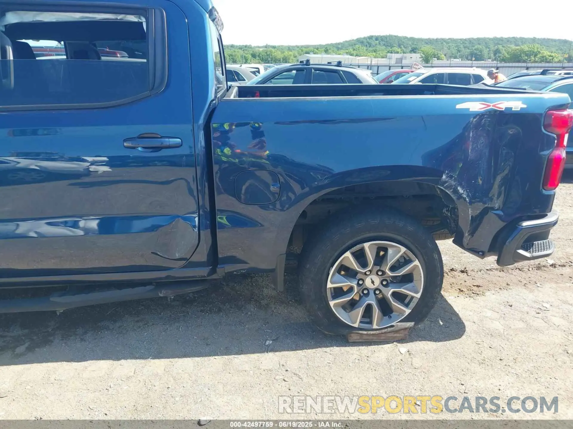 6 Photograph of a damaged car 1GCUYEED4MZ177915 CHEVROLET SILVERADO 1500 2021