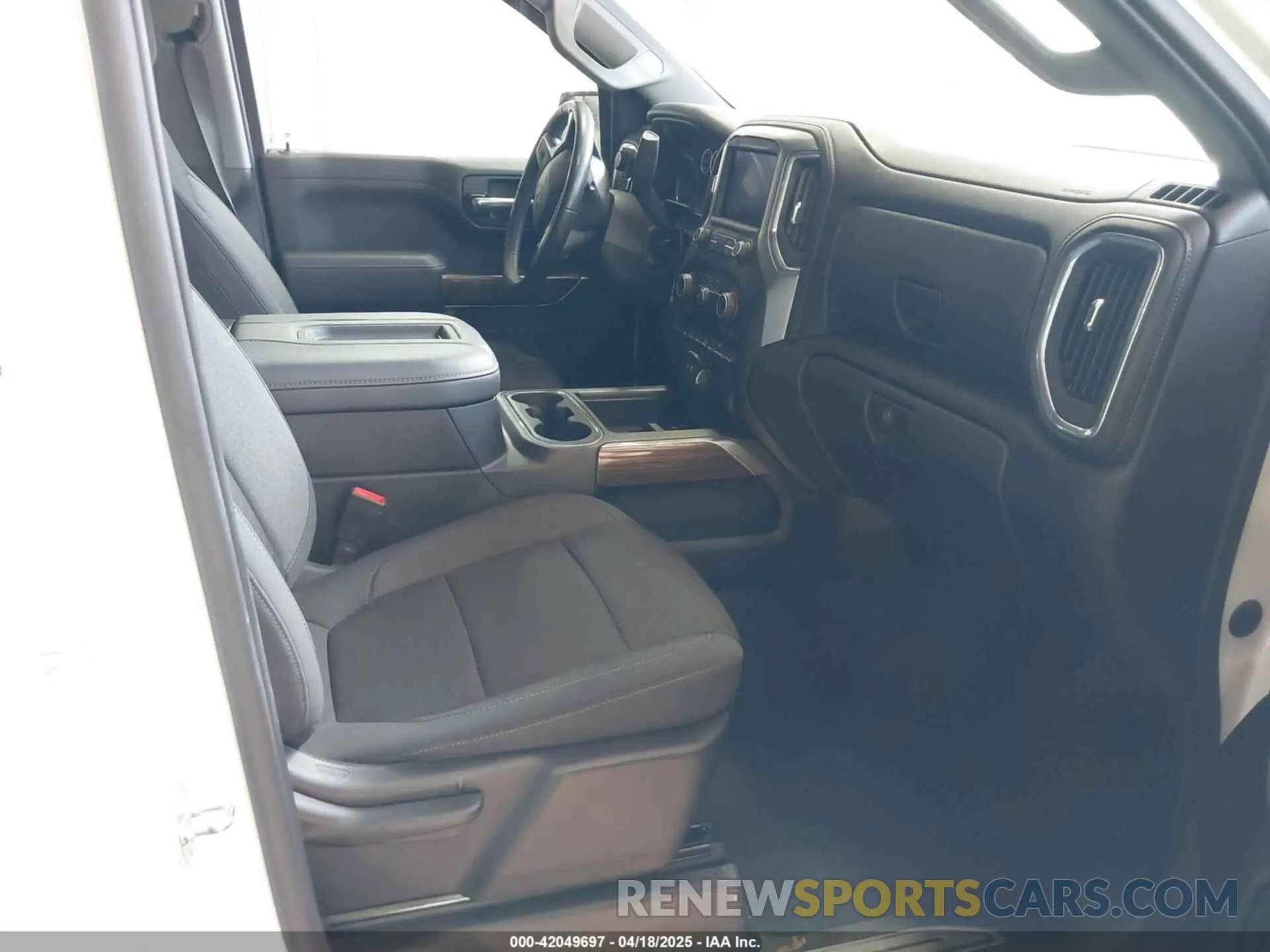 5 Photograph of a damaged car 1GCUYEED7MZ367000 CHEVROLET SILVERADO 1500 2021