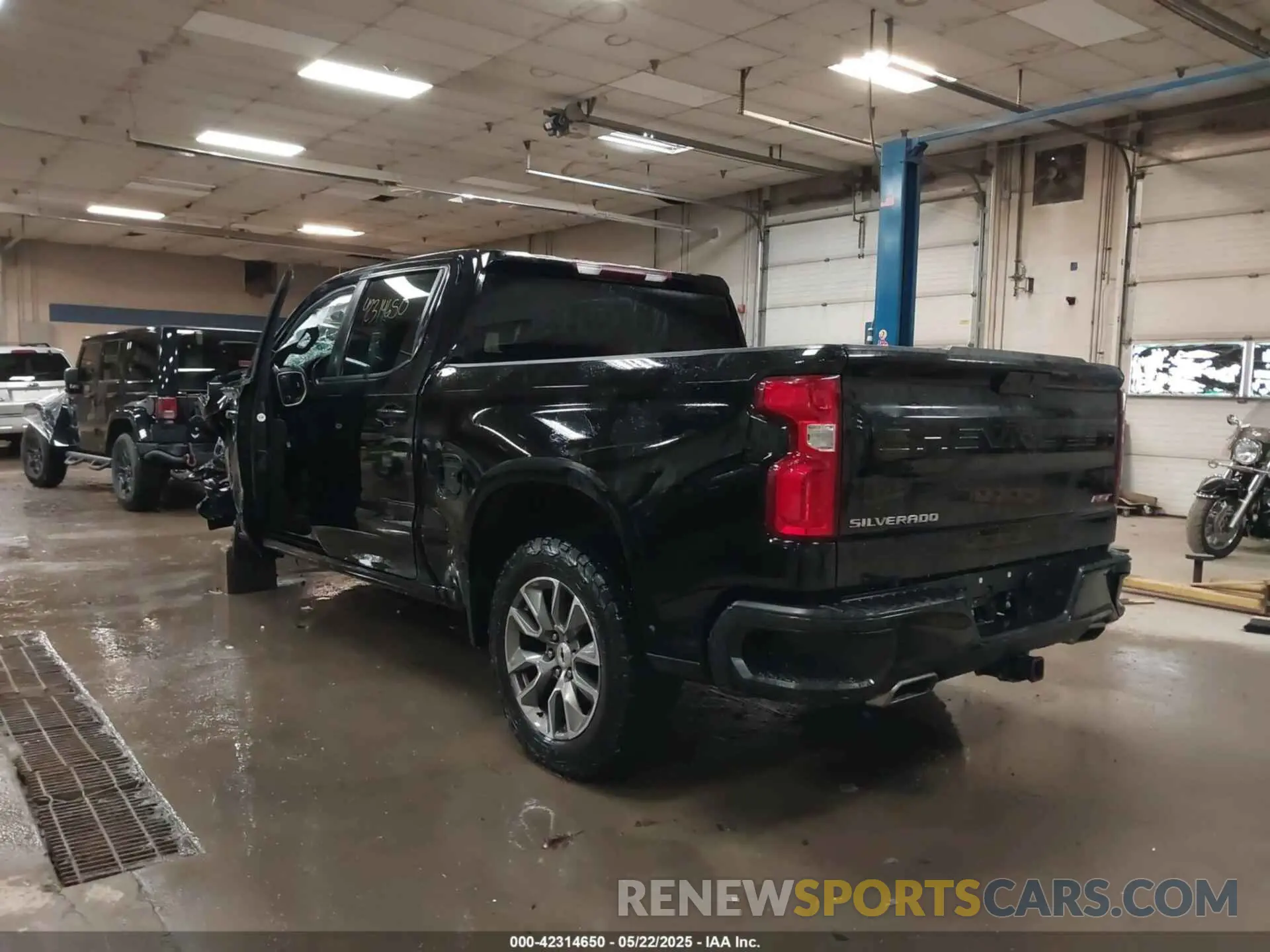 3 Фотография поврежденного автомобиля 1GCUYEED8MZ434820 CHEVROLET SILVERADO 1500 2021