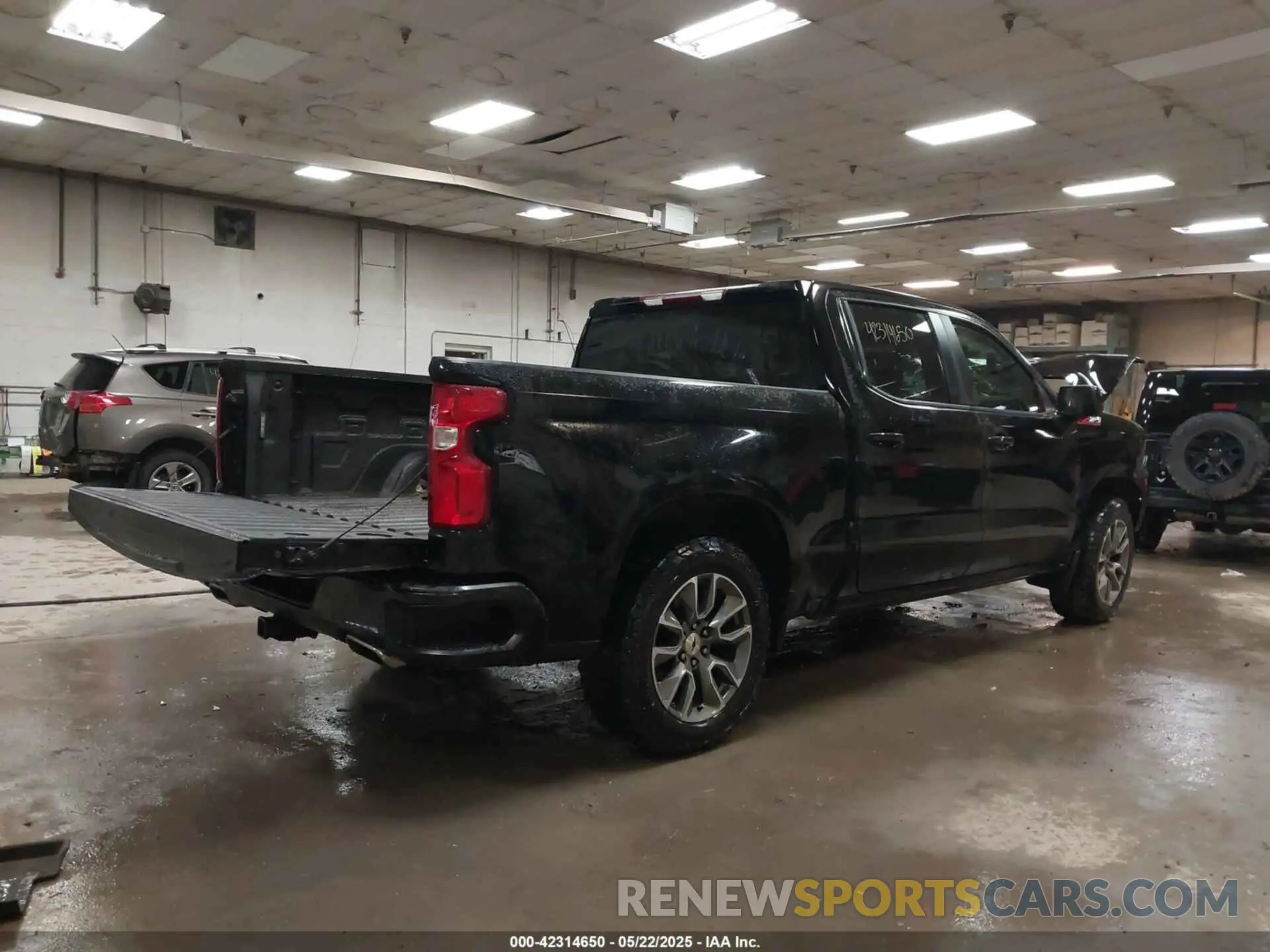 4 Фотография поврежденного автомобиля 1GCUYEED8MZ434820 CHEVROLET SILVERADO 1500 2021
