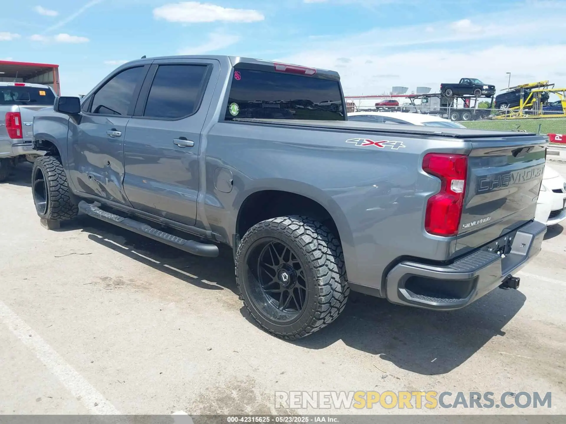 3 Фотография поврежденного автомобиля 1GCUYEEDXMZ127679 CHEVROLET SILVERADO 1500 2021