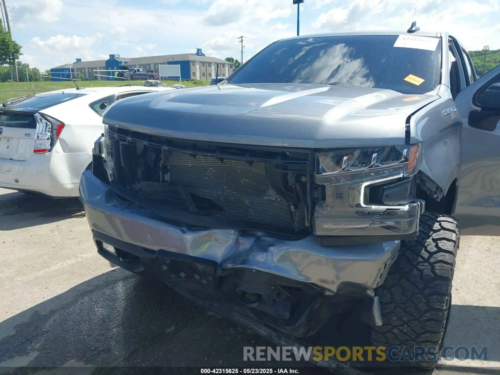 6 Фотография поврежденного автомобиля 1GCUYEEDXMZ127679 CHEVROLET SILVERADO 1500 2021