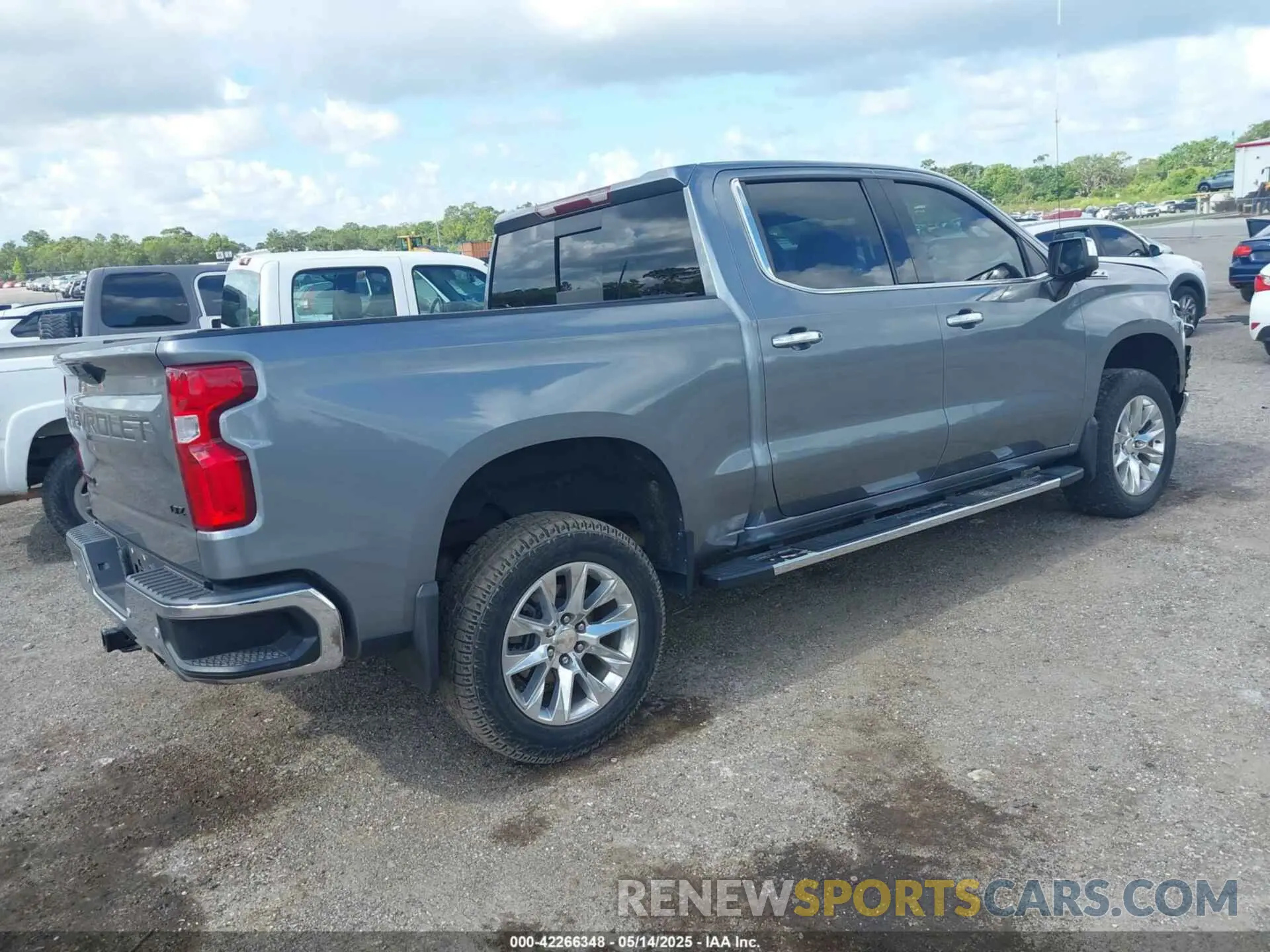 4 Photograph of a damaged car 1GCUYGED1MZ200112 CHEVROLET SILVERADO 1500 2021