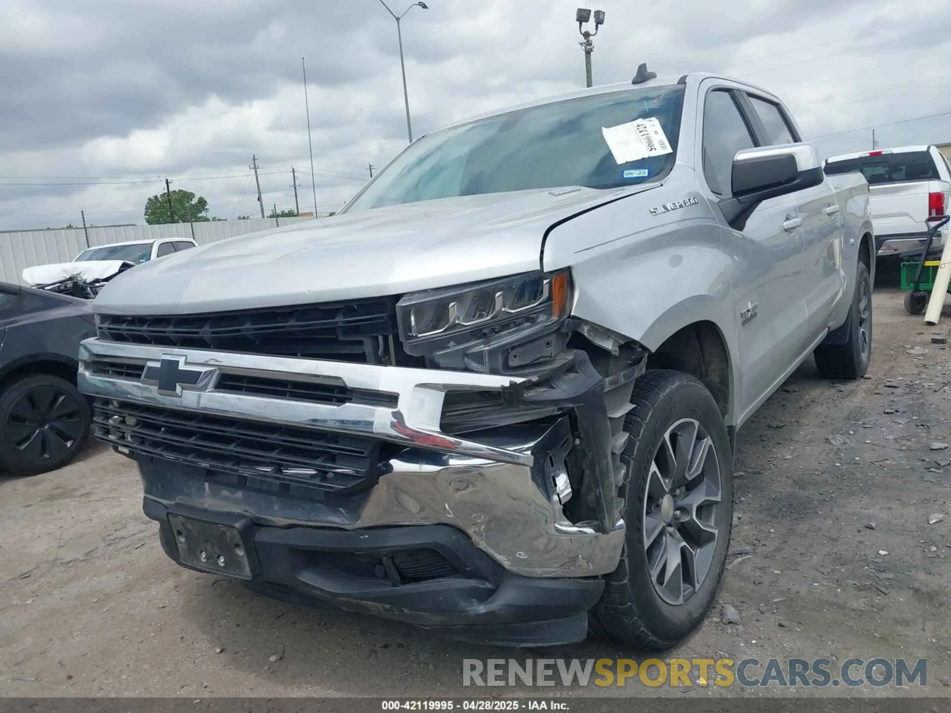 2 Photograph of a damaged car 3GCPWCET8MG104061 CHEVROLET SILVERADO 1500 2021