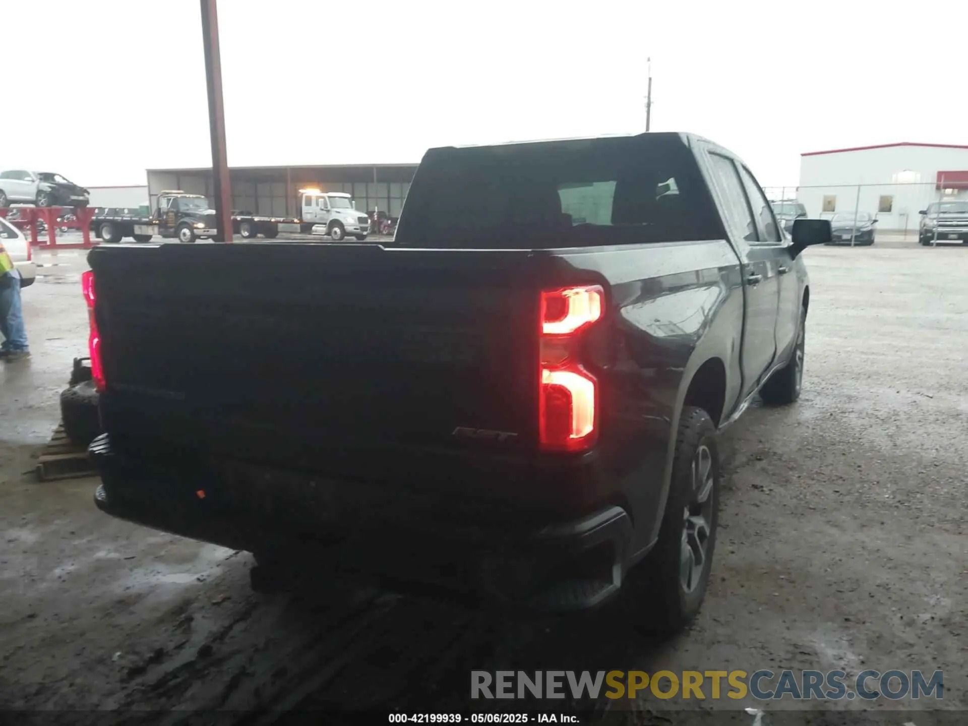4 Photograph of a damaged car 3GCPWDED0MG131690 CHEVROLET SILVERADO 1500 2021