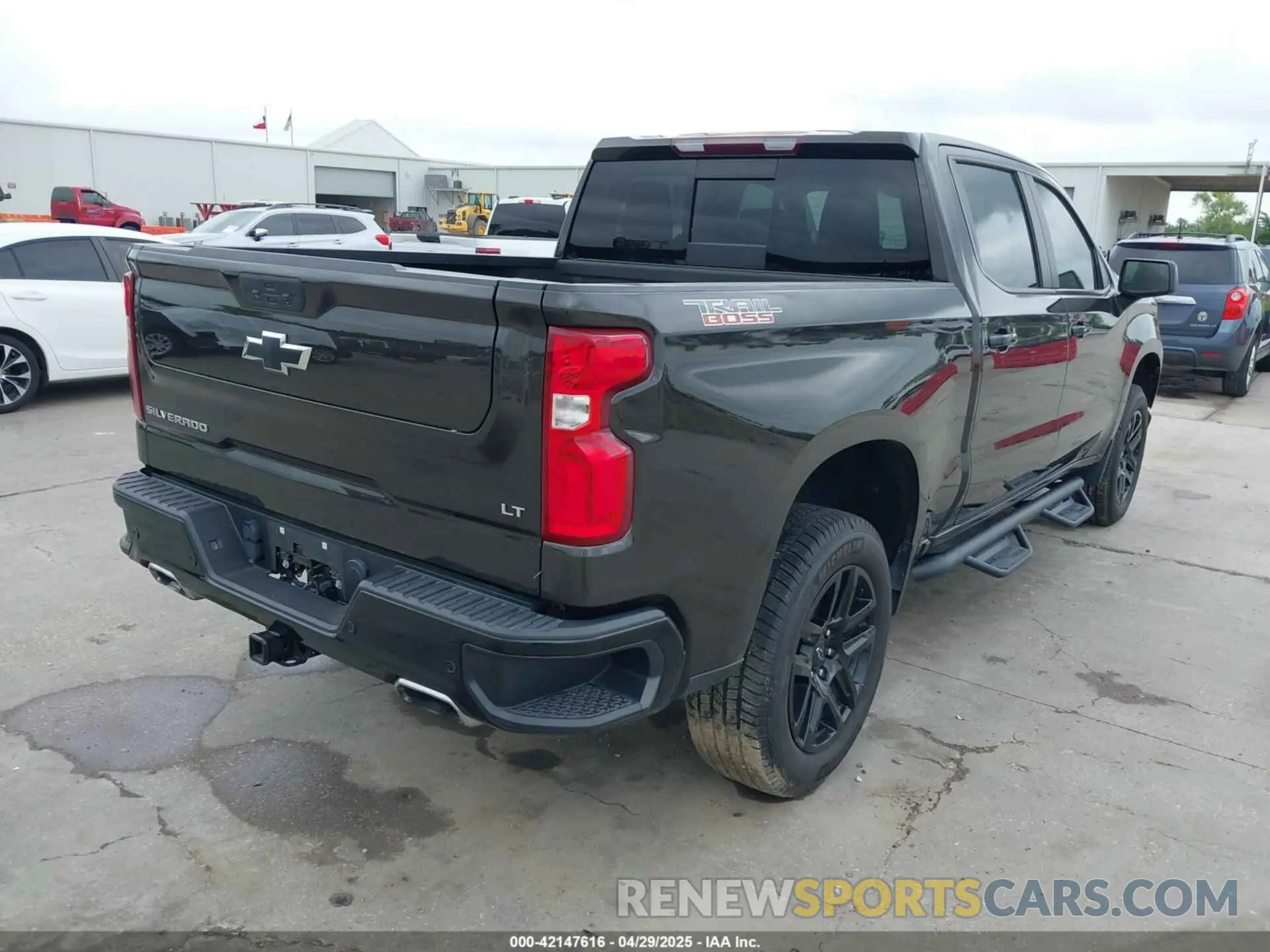 4 Photograph of a damaged car 3GCPYFED4MG354126 CHEVROLET SILVERADO 1500 2021