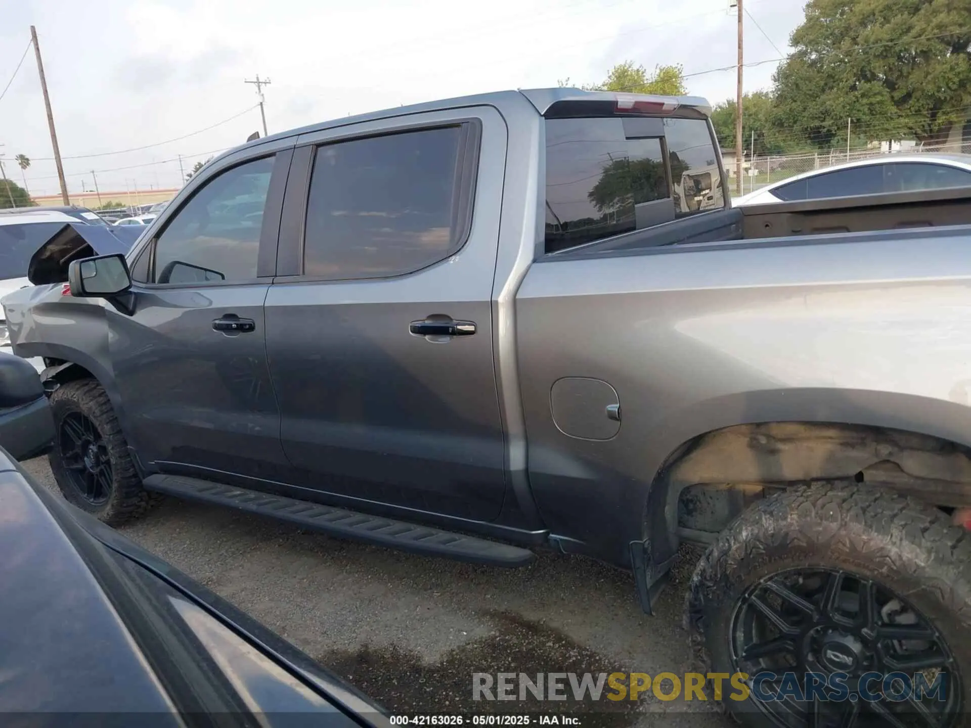 14 Photograph of a damaged car 3GCPYFEDXMG213626 CHEVROLET SILVERADO 1500 2021