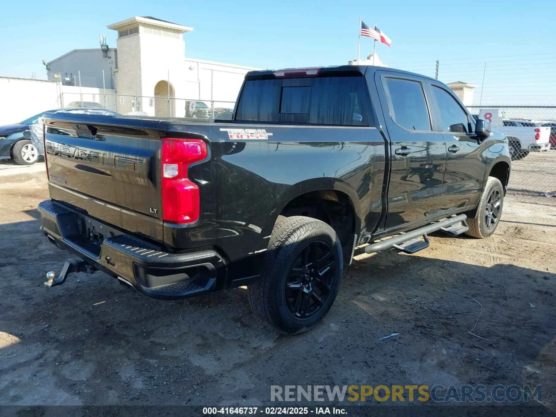4 Photograph of a damaged car 3GCPYFEL2MG372535 CHEVROLET SILVERADO 1500 2021