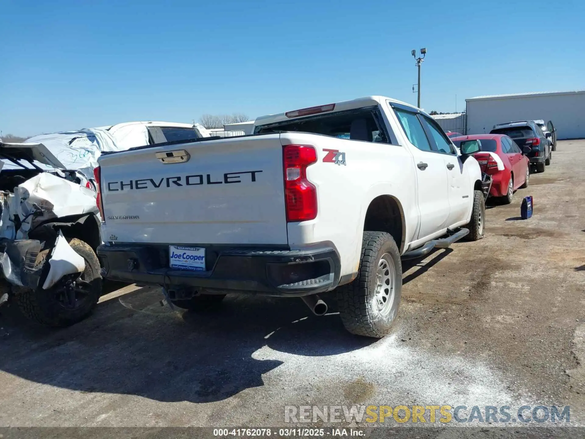 4 Фотография поврежденного автомобиля 3GCUYAEF0MG104602 CHEVROLET SILVERADO 1500 2021