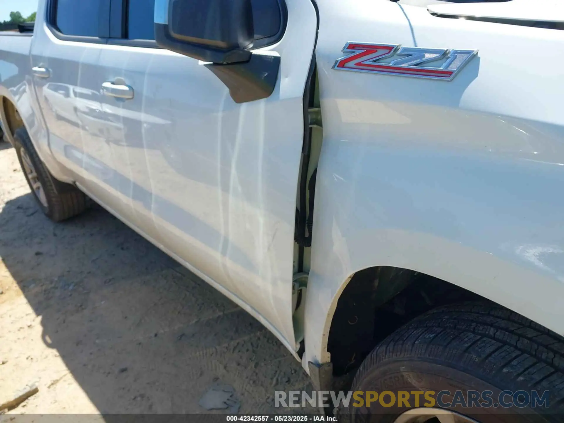 18 Фотография поврежденного автомобиля 3GCUYDED2MG226930 CHEVROLET SILVERADO 1500 2021