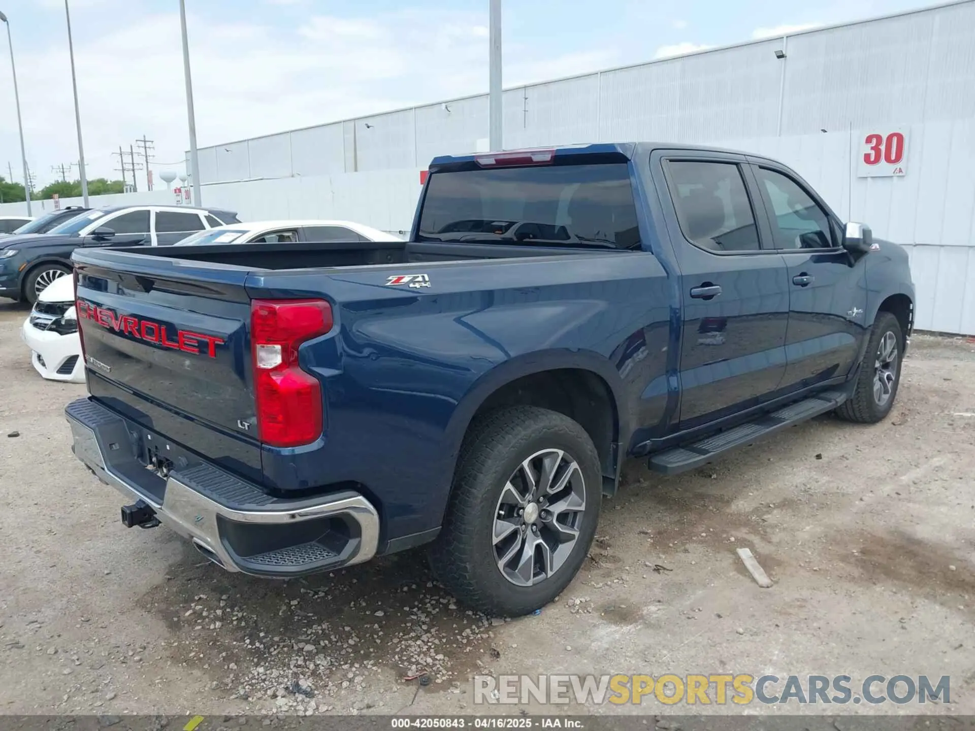 4 Photograph of a damaged car 3GCUYDED2MG439697 CHEVROLET SILVERADO 1500 2021