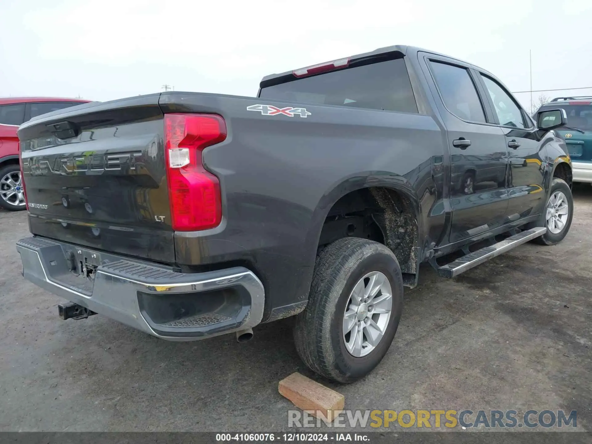 4 Photograph of a damaged car 3GCUYDED2MG481707 CHEVROLET SILVERADO 1500 2021