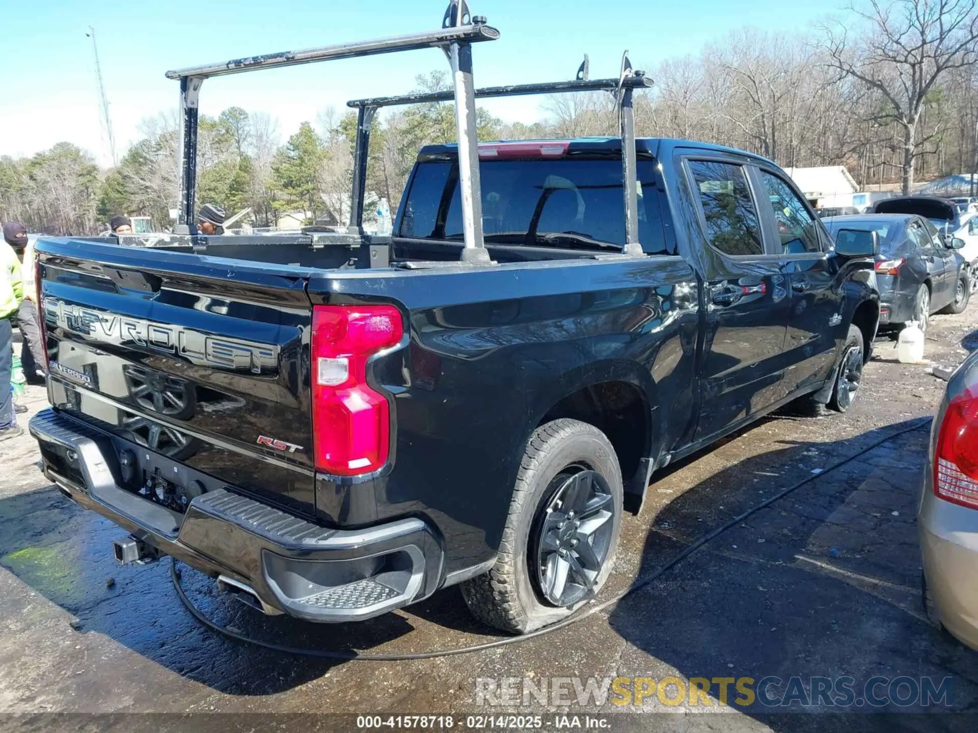 4 Фотография поврежденного автомобиля 3GCUYEED0MG336607 CHEVROLET SILVERADO 1500 2021