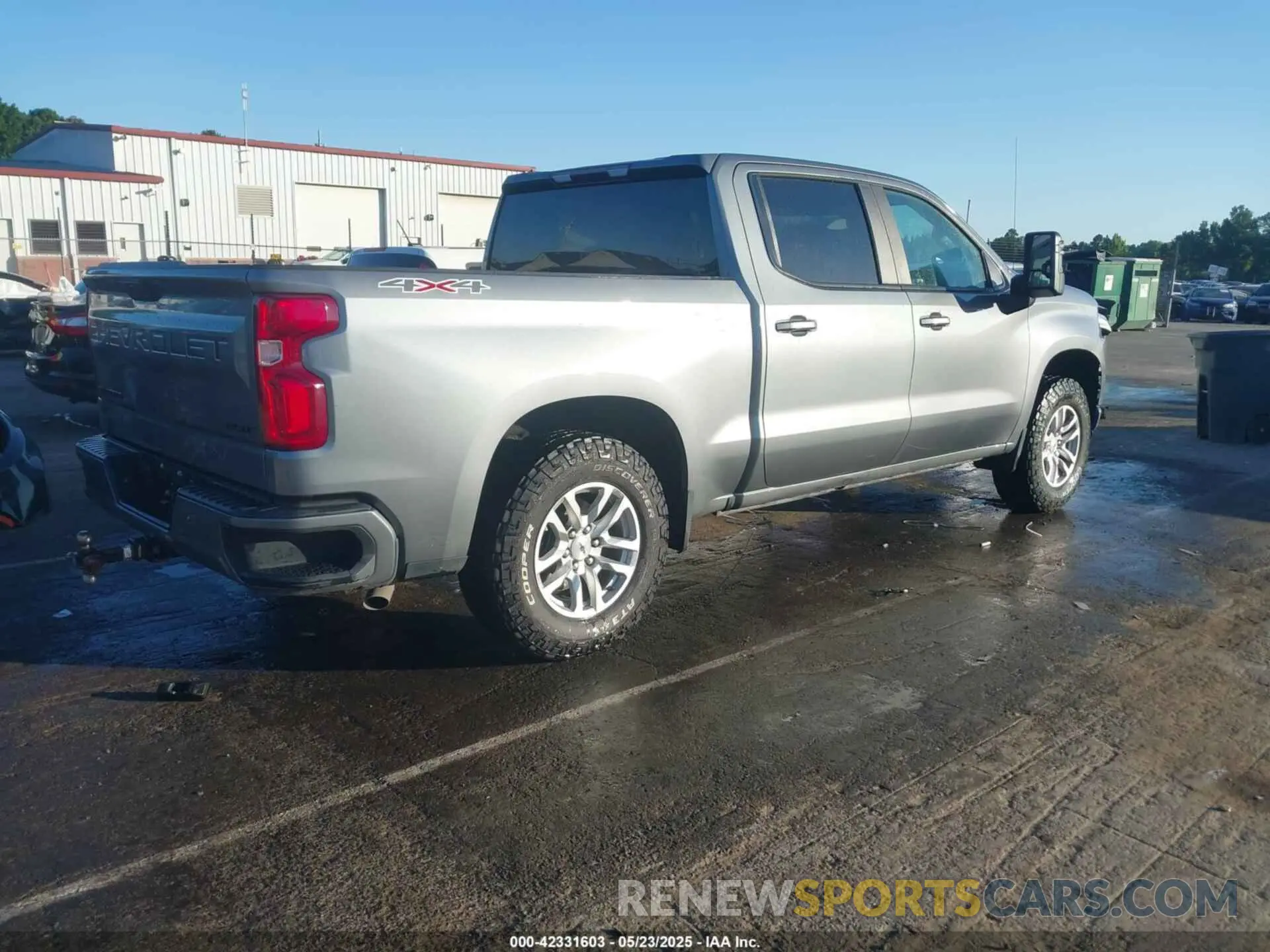 4 Photograph of a damaged car 3GCUYEET3MG115882 CHEVROLET SILVERADO 1500 2021