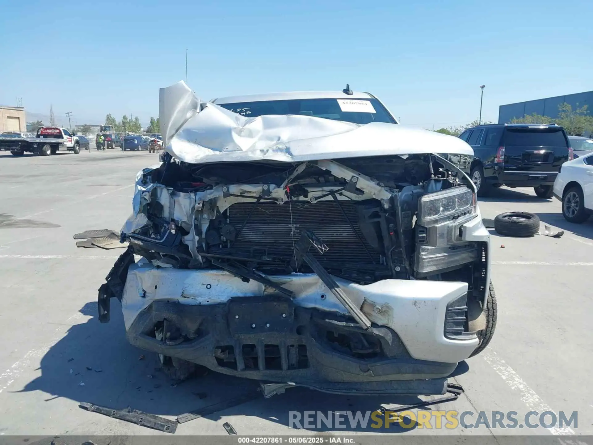 11 Photograph of a damaged car 3GCUYEET4MG138815 CHEVROLET SILVERADO 1500 2021