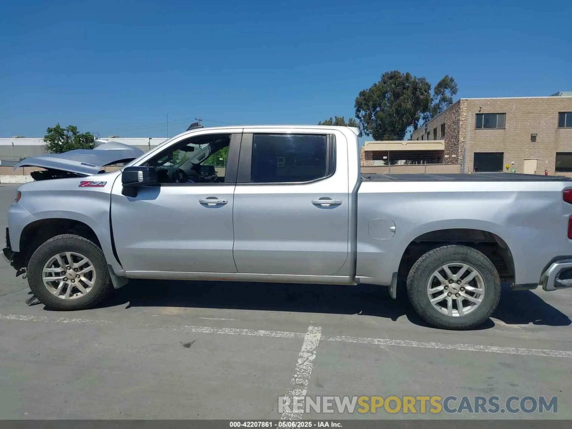 13 Photograph of a damaged car 3GCUYEET4MG138815 CHEVROLET SILVERADO 1500 2021