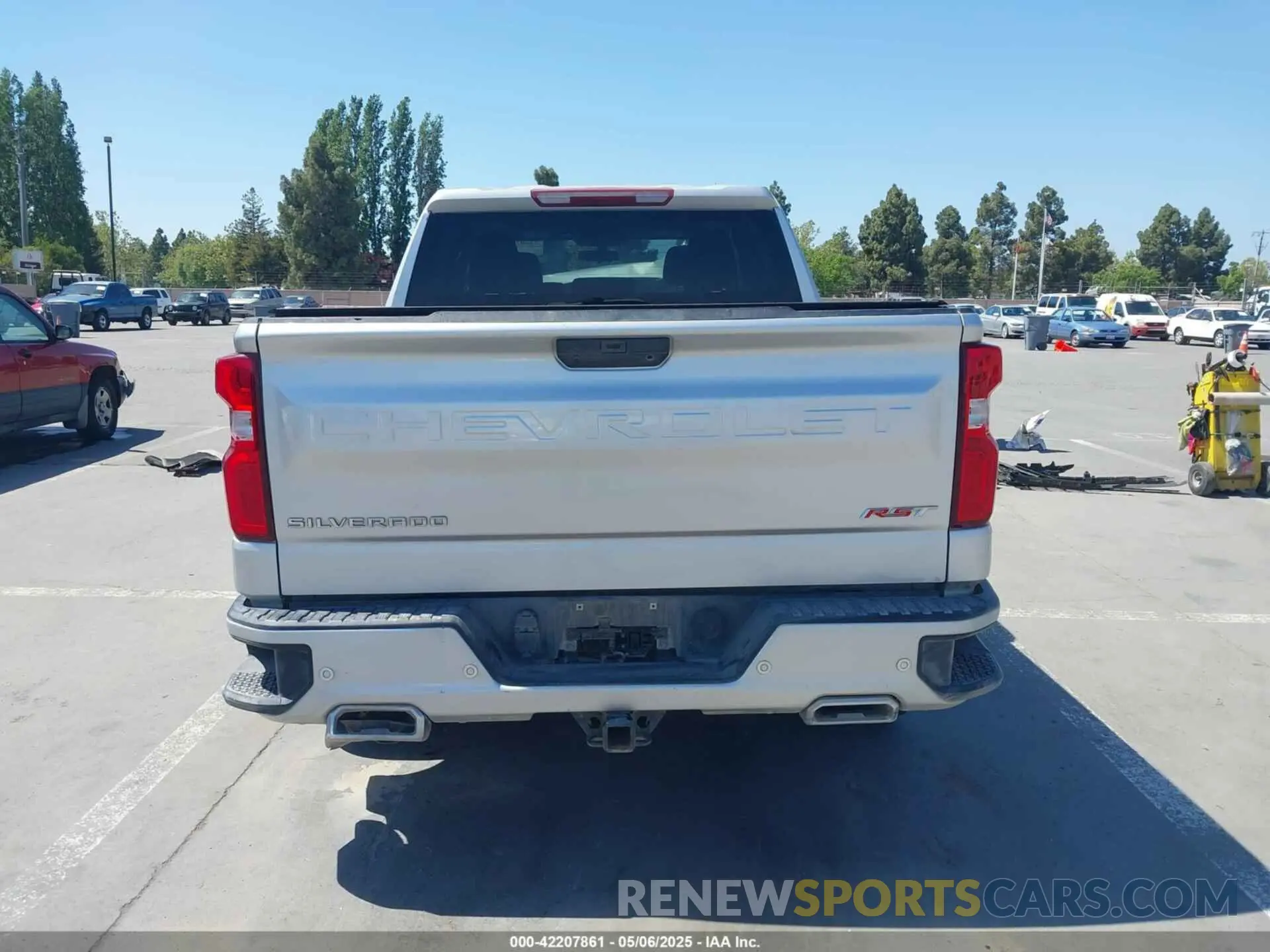 15 Photograph of a damaged car 3GCUYEET4MG138815 CHEVROLET SILVERADO 1500 2021