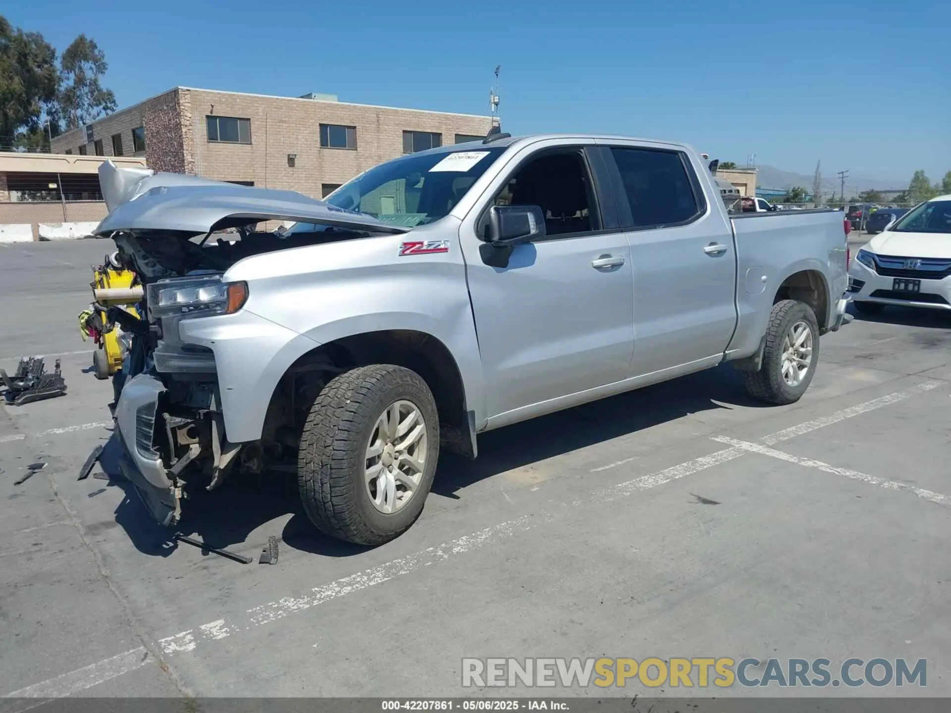 2 Photograph of a damaged car 3GCUYEET4MG138815 CHEVROLET SILVERADO 1500 2021