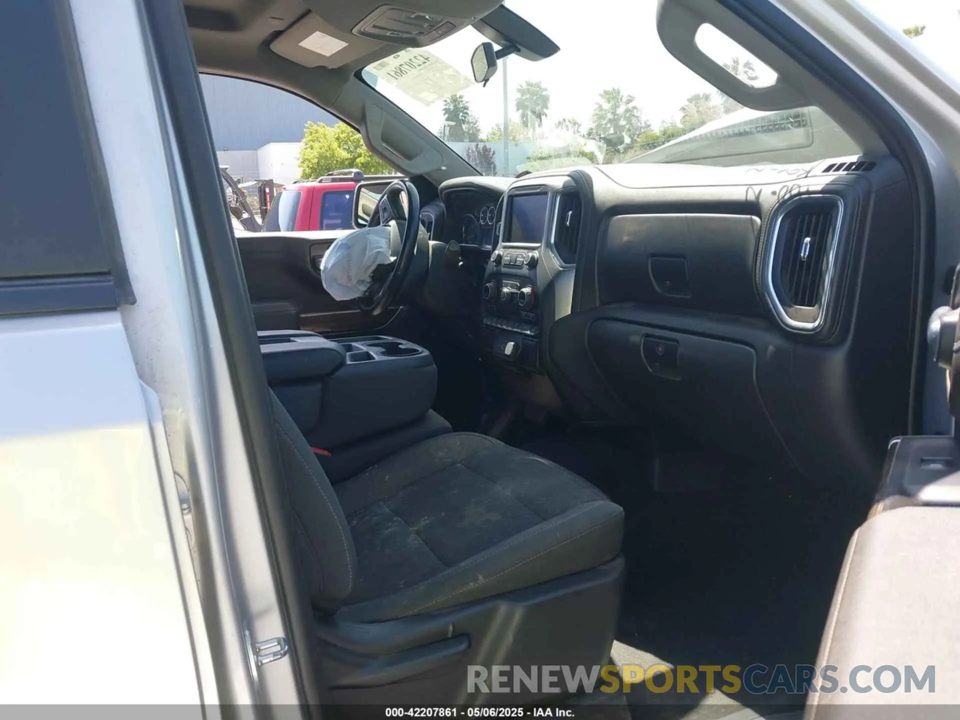 5 Photograph of a damaged car 3GCUYEET4MG138815 CHEVROLET SILVERADO 1500 2021