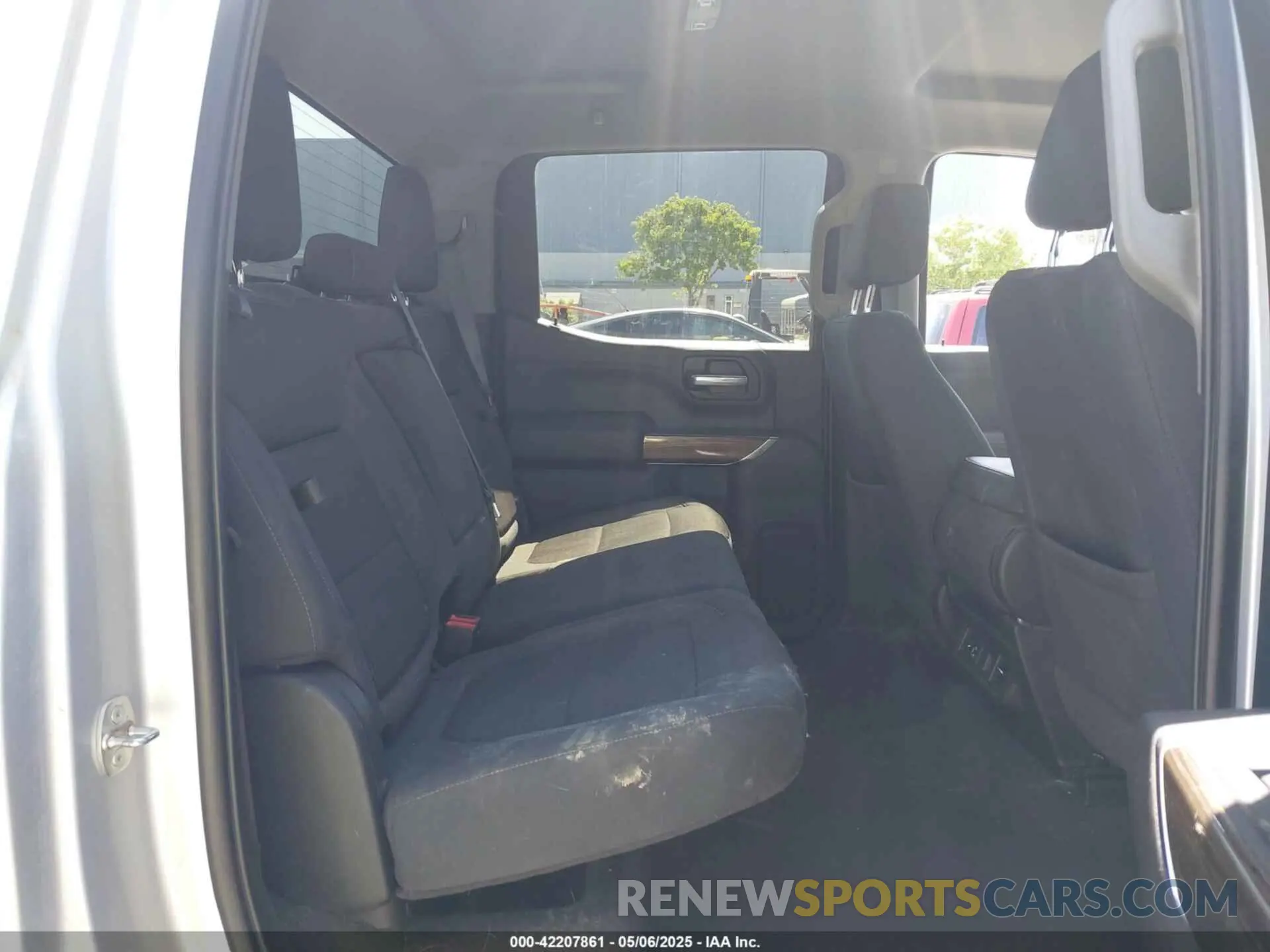 8 Photograph of a damaged car 3GCUYEET4MG138815 CHEVROLET SILVERADO 1500 2021