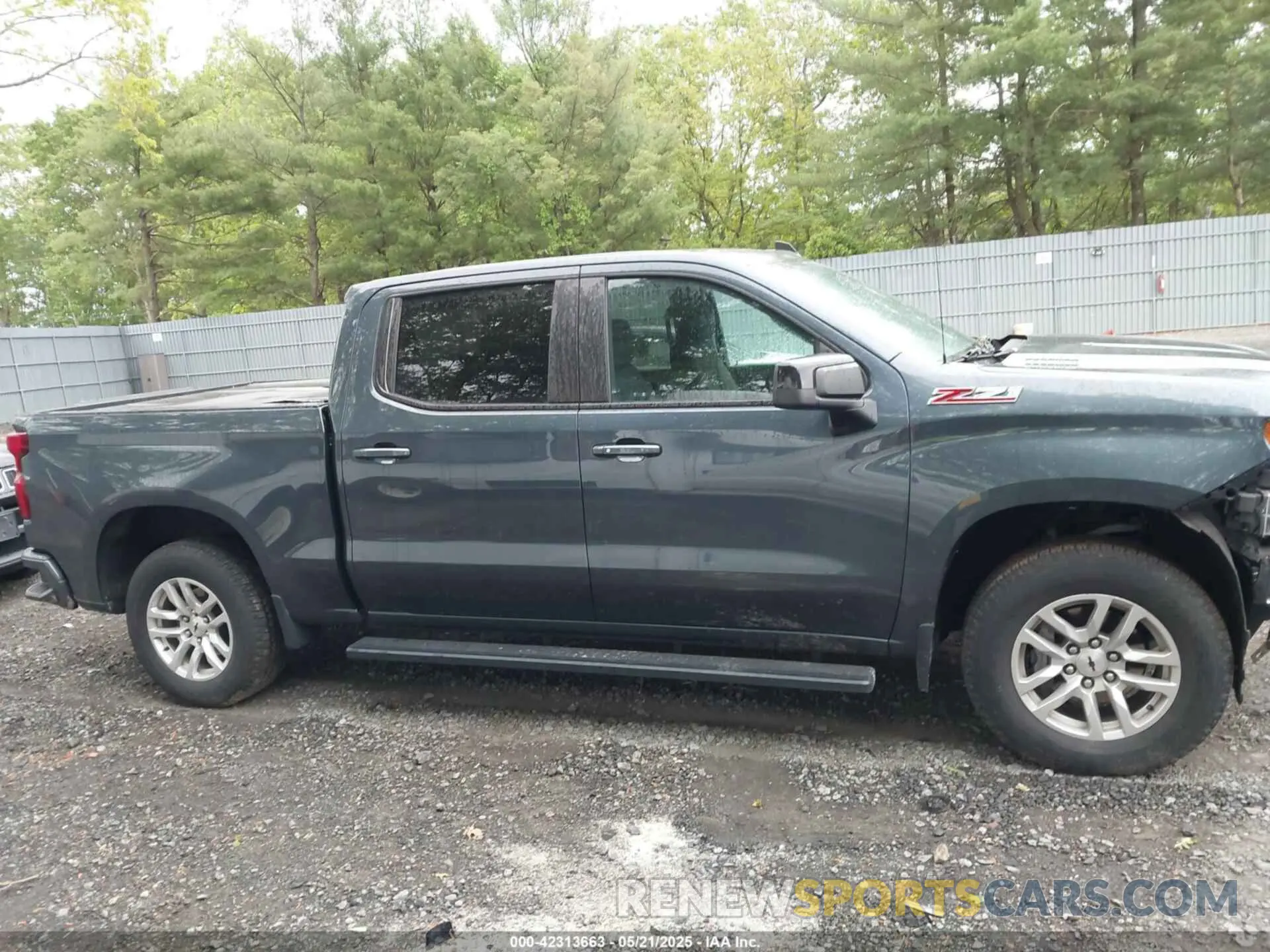 13 Photograph of a damaged car 3GCUYEETXMG106287 CHEVROLET SILVERADO 1500 2021