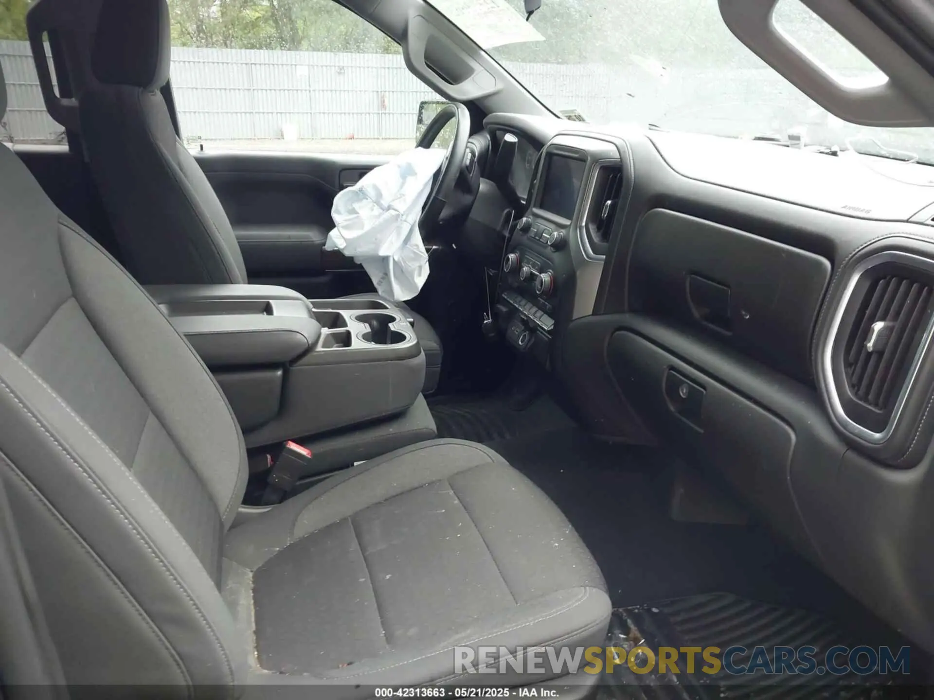 5 Photograph of a damaged car 3GCUYEETXMG106287 CHEVROLET SILVERADO 1500 2021
