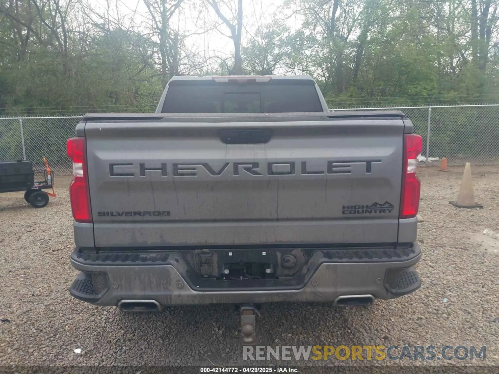 16 Photograph of a damaged car 3GCUYHEDXMG387274 CHEVROLET SILVERADO 1500 2021