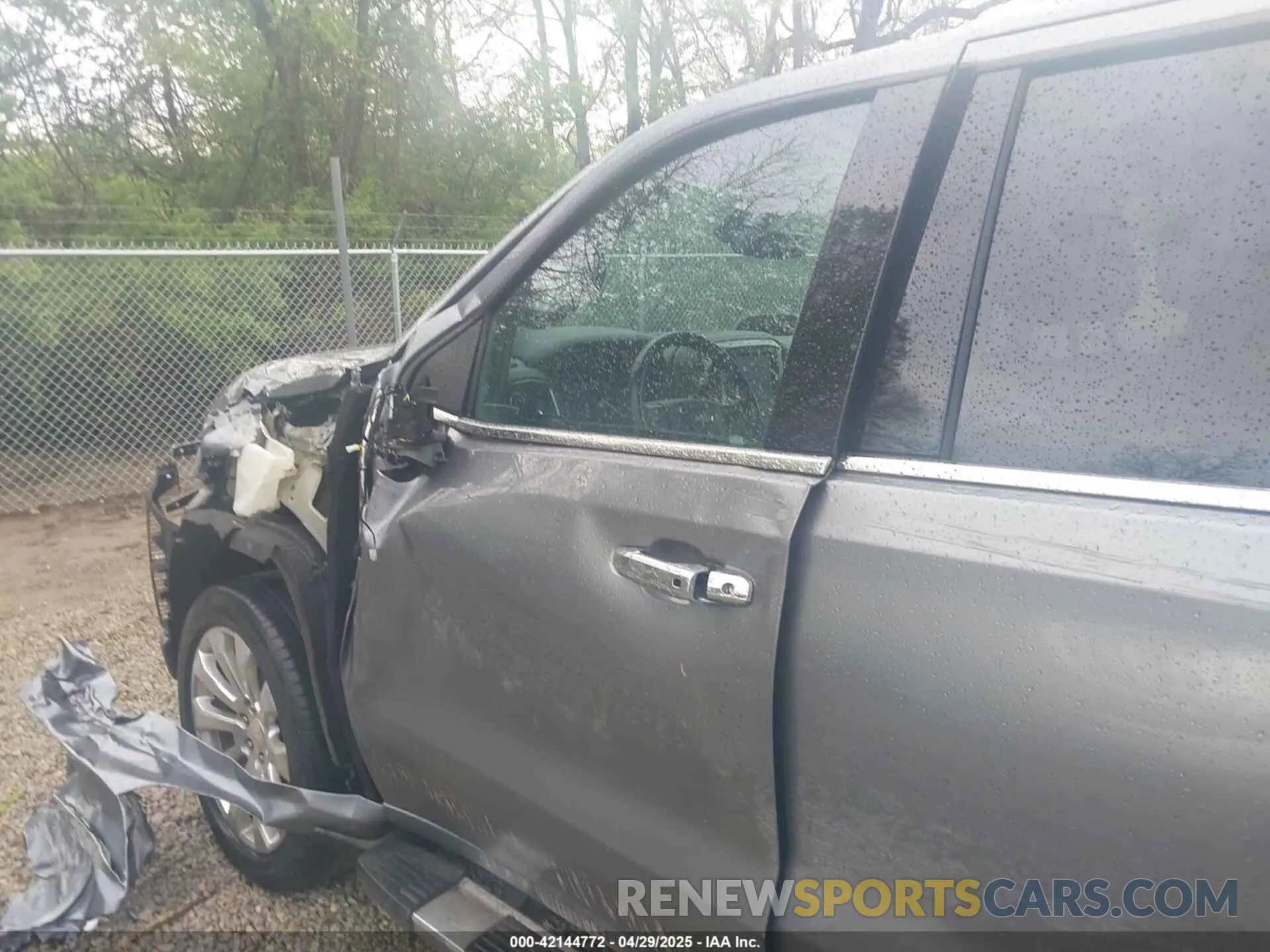 18 Photograph of a damaged car 3GCUYHEDXMG387274 CHEVROLET SILVERADO 1500 2021
