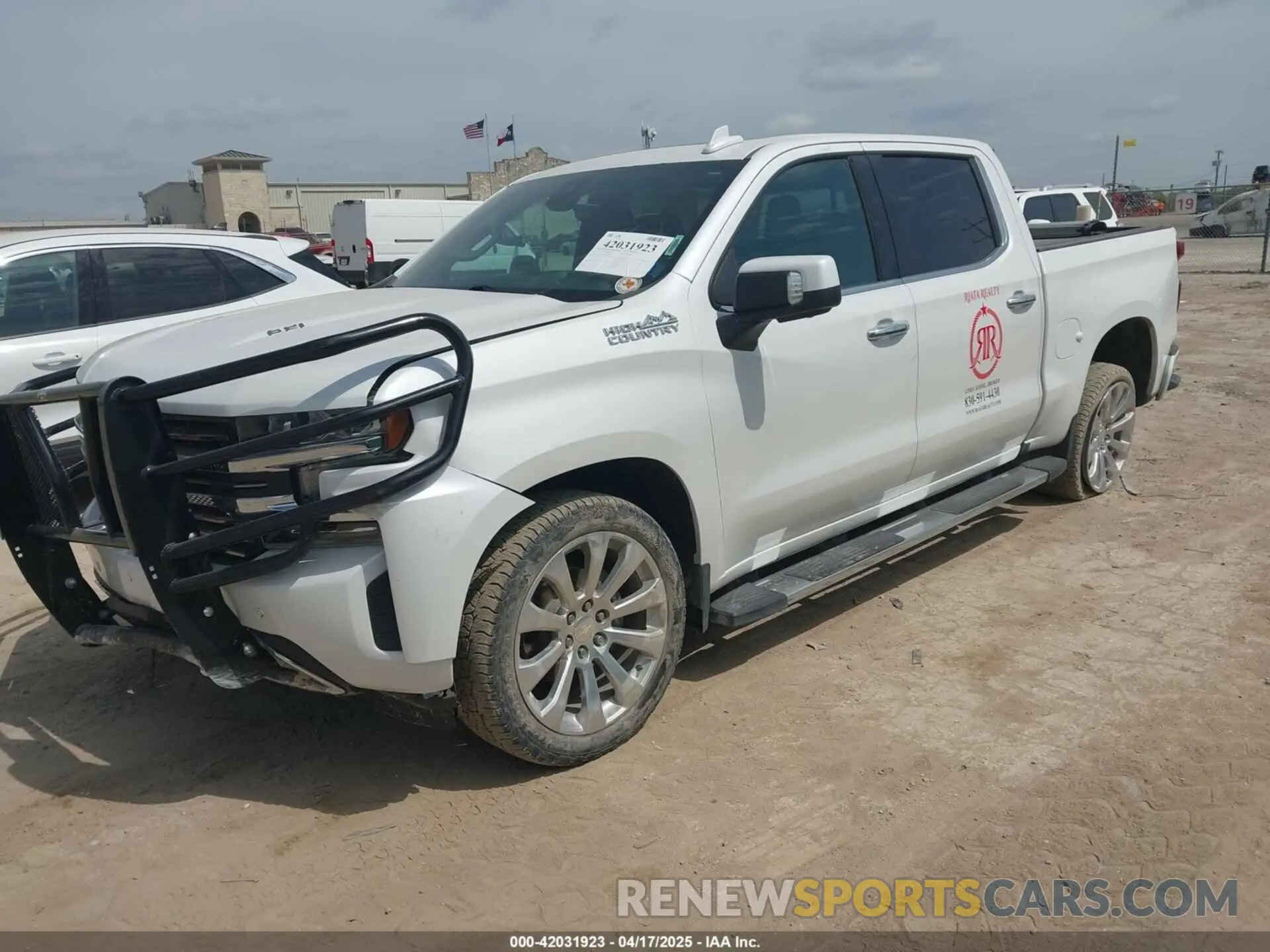 2 Фотография поврежденного автомобиля 3GCUYHELXMG220517 CHEVROLET SILVERADO 1500 2021