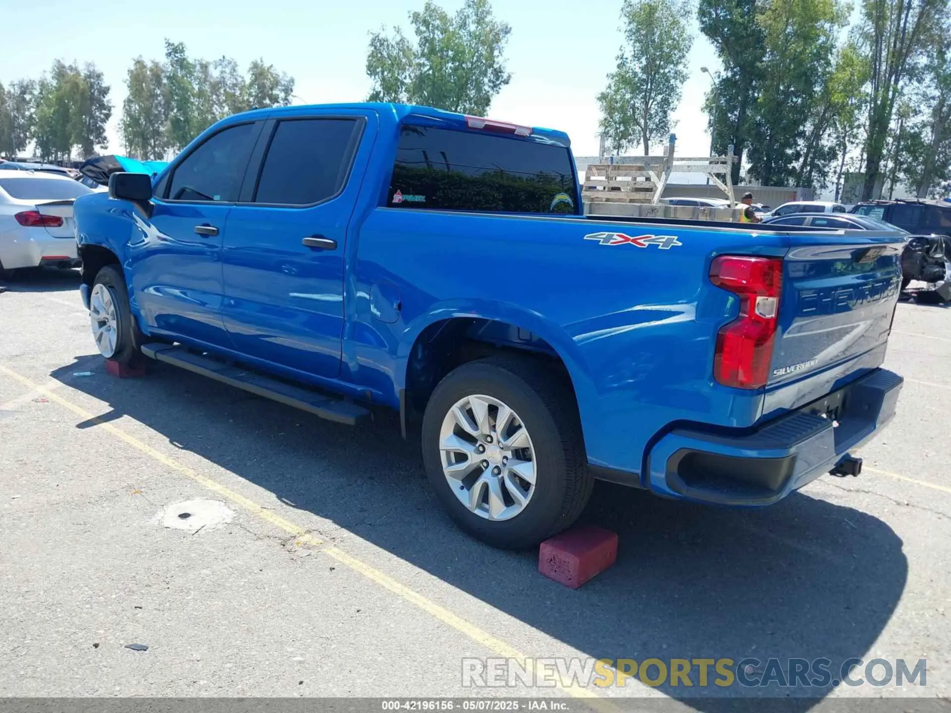 3 Фотография поврежденного автомобиля 1GCPDBEK5NZ643438 CHEVROLET SILVERADO 1500 2022