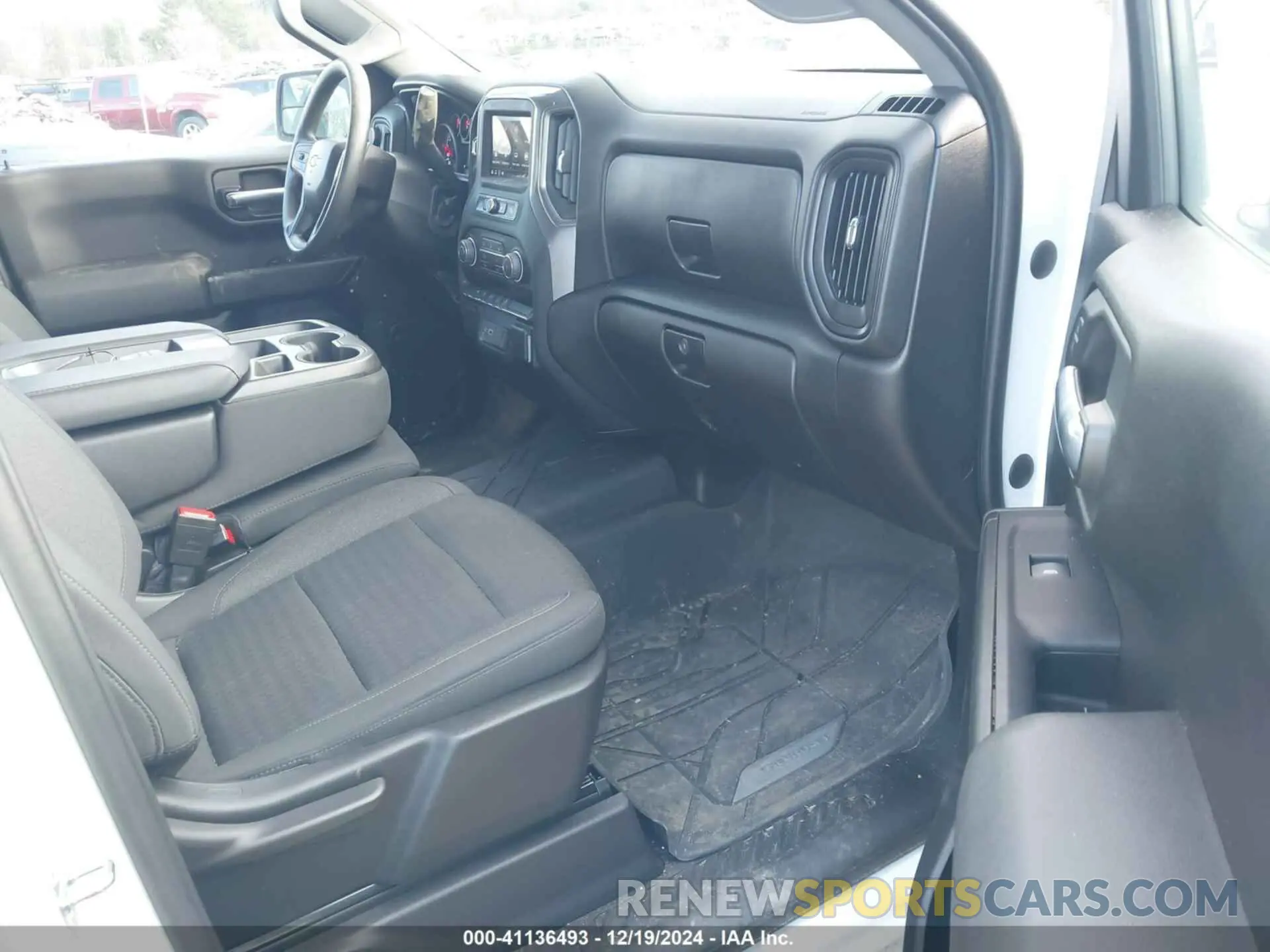 5 Photograph of a damaged car 1GCPDBEKXNZ599159 CHEVROLET SILVERADO 1500 2022