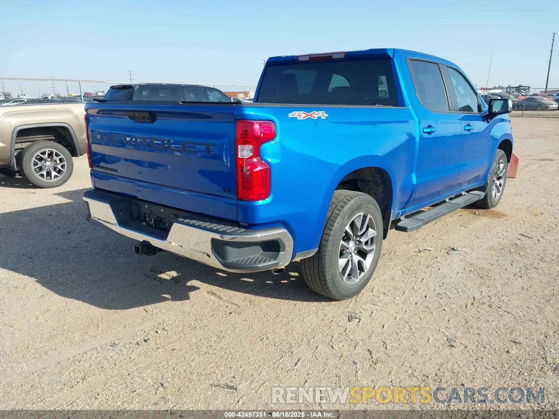 4 Фотография поврежденного автомобиля 1GCPDDEK6NZ555512 CHEVROLET SILVERADO 1500 2022