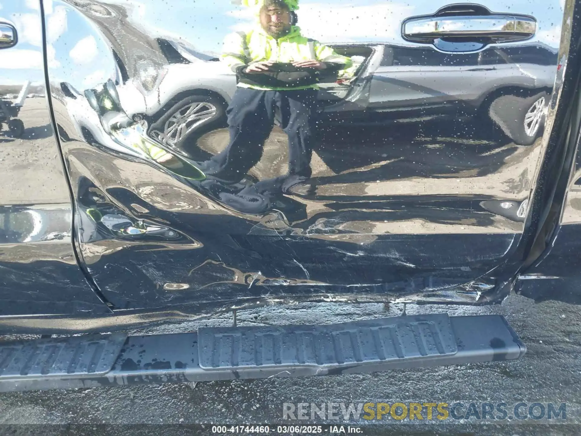 6 Photograph of a damaged car 1GCUDEED3NZ630595 CHEVROLET SILVERADO 1500 2022