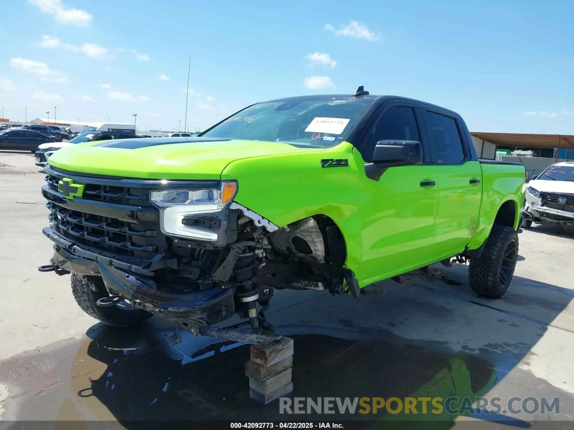 2 Фотография поврежденного автомобиля 1GCUDEED7NZ585337 CHEVROLET SILVERADO 1500 2022