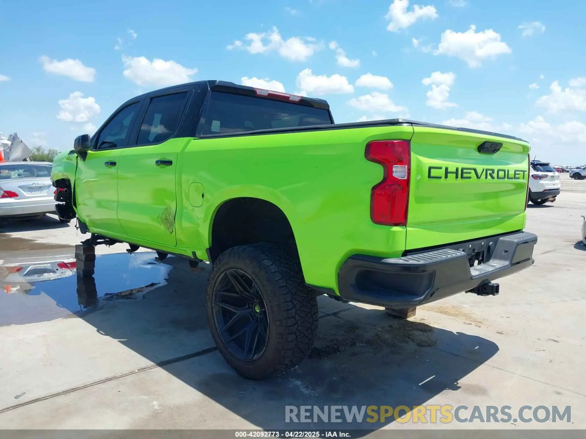 3 Фотография поврежденного автомобиля 1GCUDEED7NZ585337 CHEVROLET SILVERADO 1500 2022