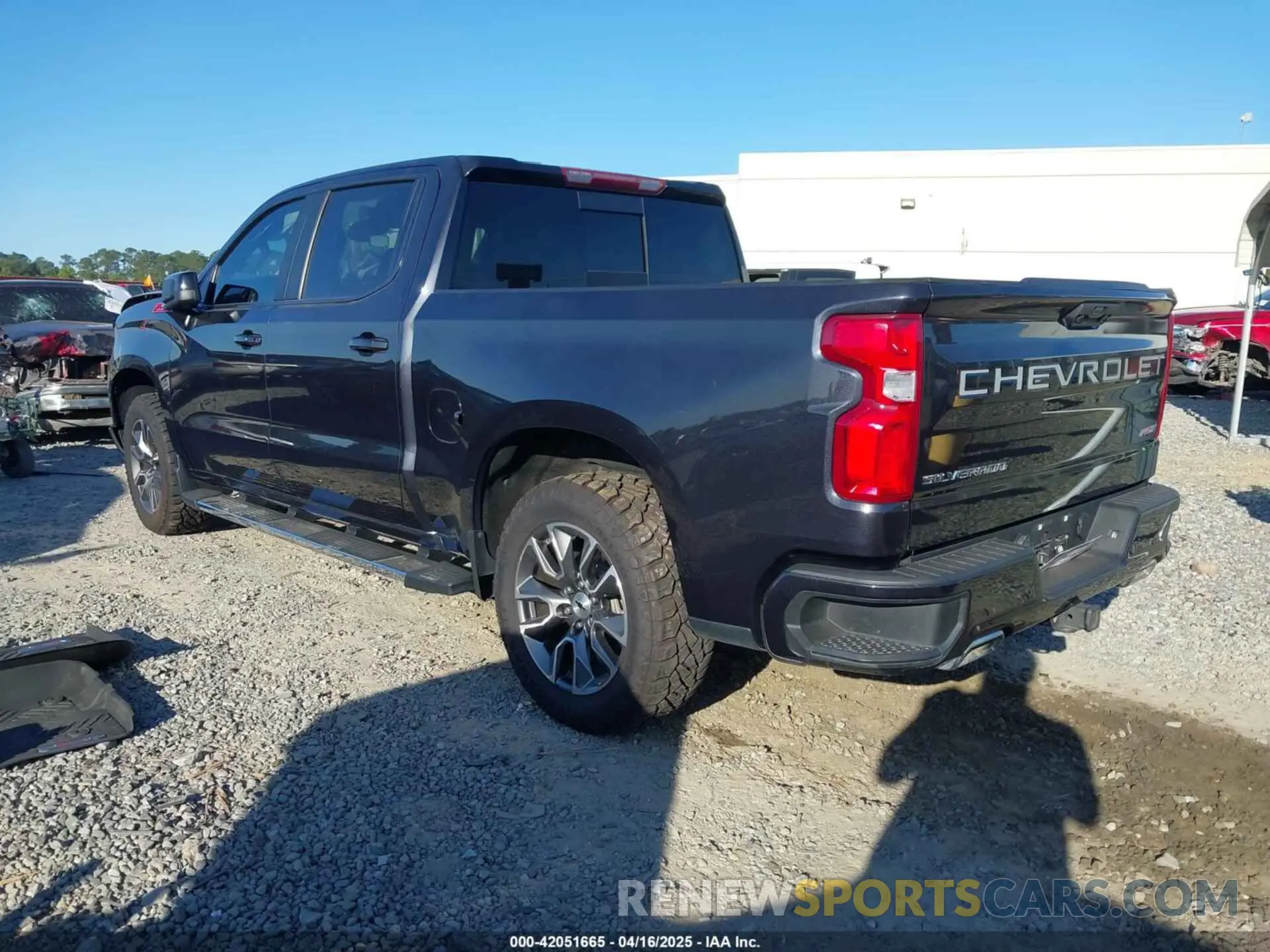 3 Photograph of a damaged car 1GCUDEEDXNZ568970 CHEVROLET SILVERADO 1500 2022
