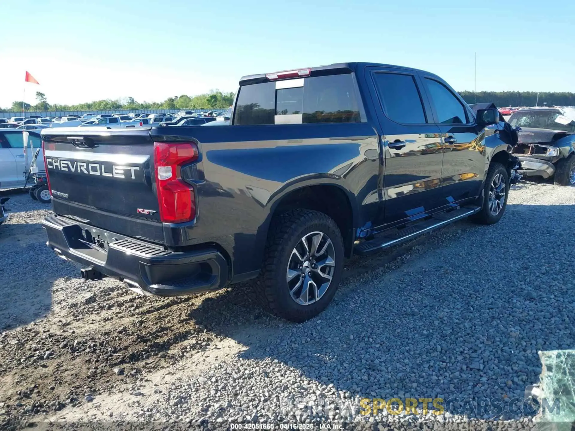 4 Photograph of a damaged car 1GCUDEEDXNZ568970 CHEVROLET SILVERADO 1500 2022